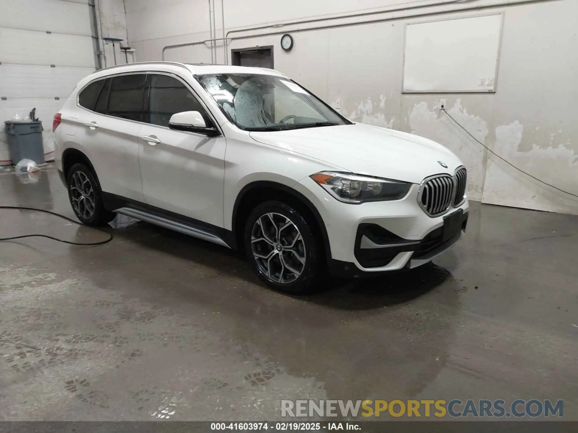 1 Photograph of a damaged car WBXJG9C03M5T23289 BMW X1 2021