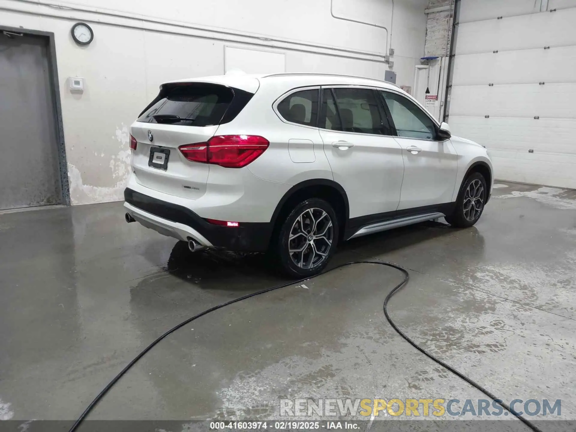 4 Photograph of a damaged car WBXJG9C03M5T23289 BMW X1 2021