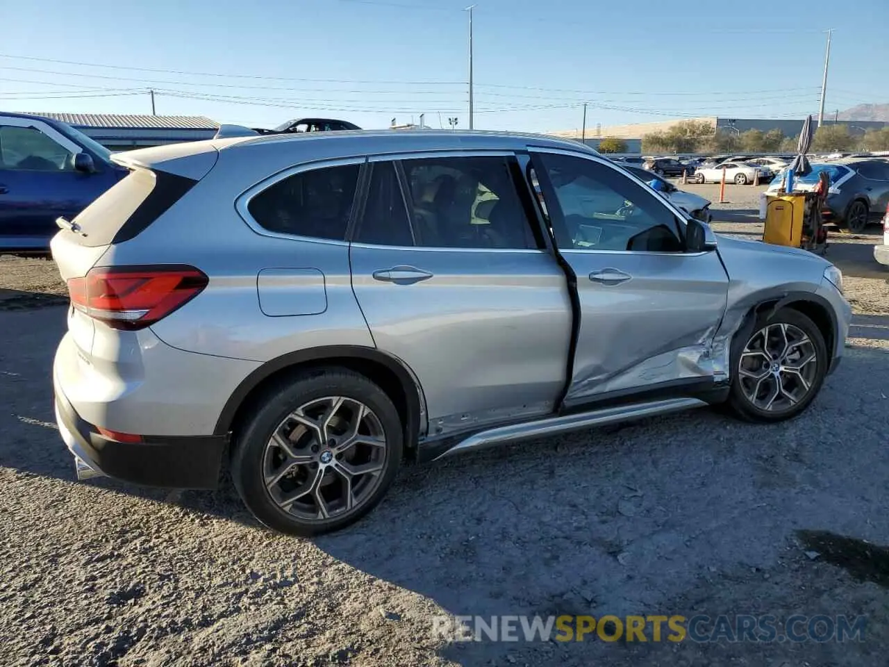 3 Photograph of a damaged car WBXJG9C03M5T73948 BMW X1 2021