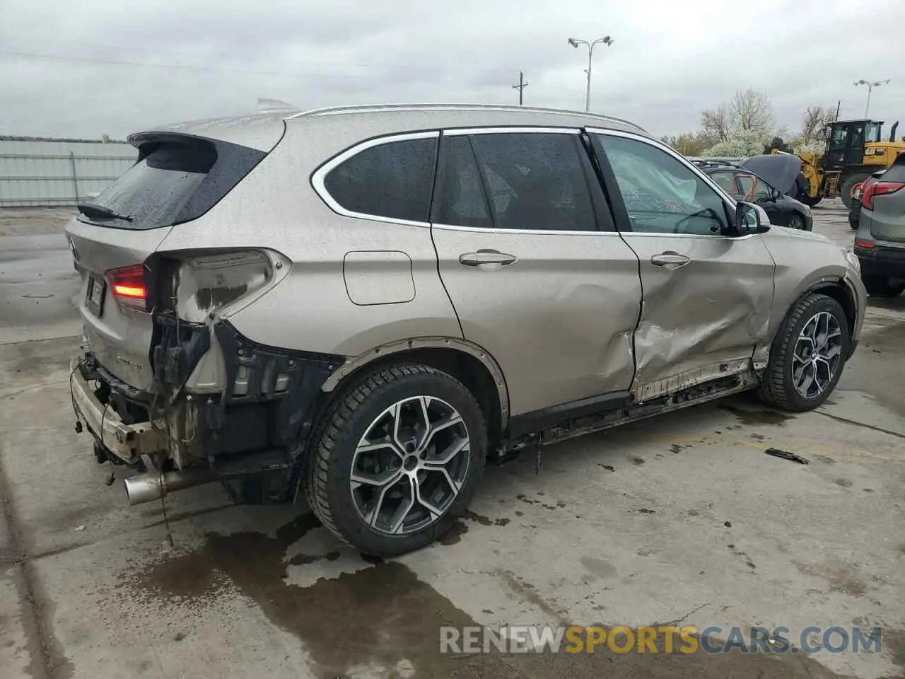 3 Photograph of a damaged car WBXJG9C03M5U47126 BMW X1 2021