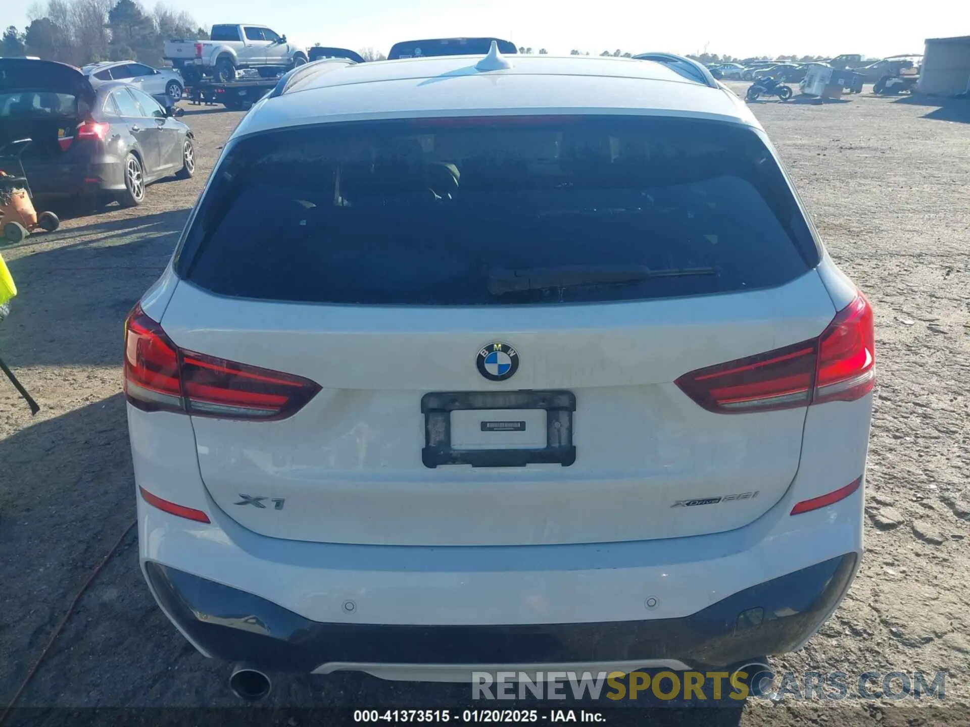 16 Photograph of a damaged car WBXJG9C04M5S84454 BMW X1 2021