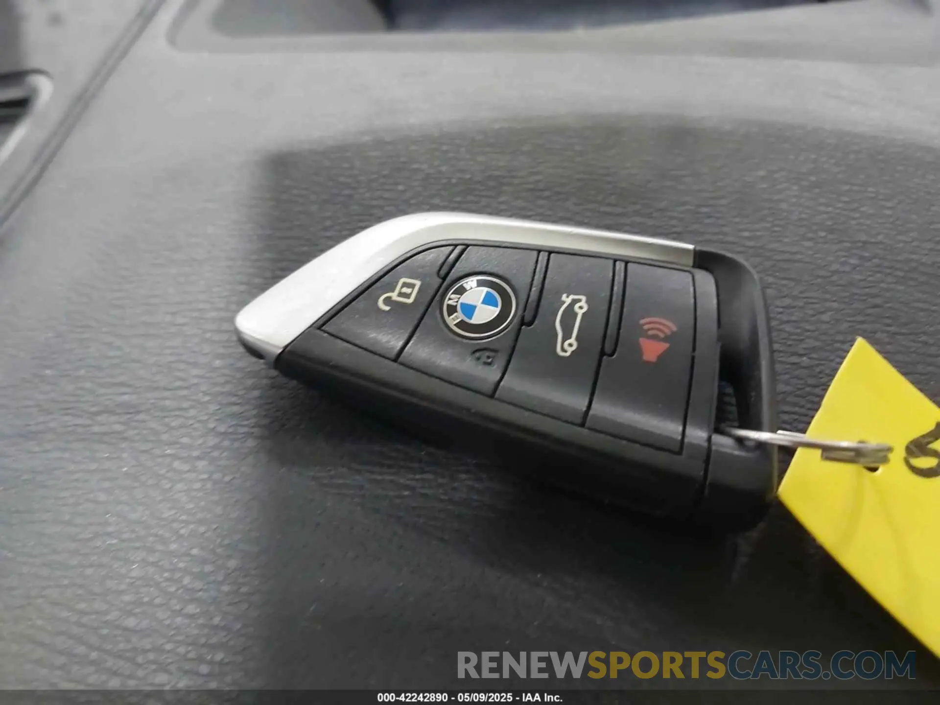 11 Photograph of a damaged car WBXJG9C04M5T82884 BMW X1 2021