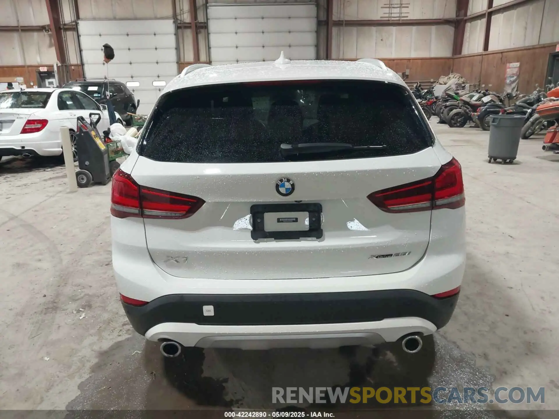 16 Photograph of a damaged car WBXJG9C04M5T82884 BMW X1 2021