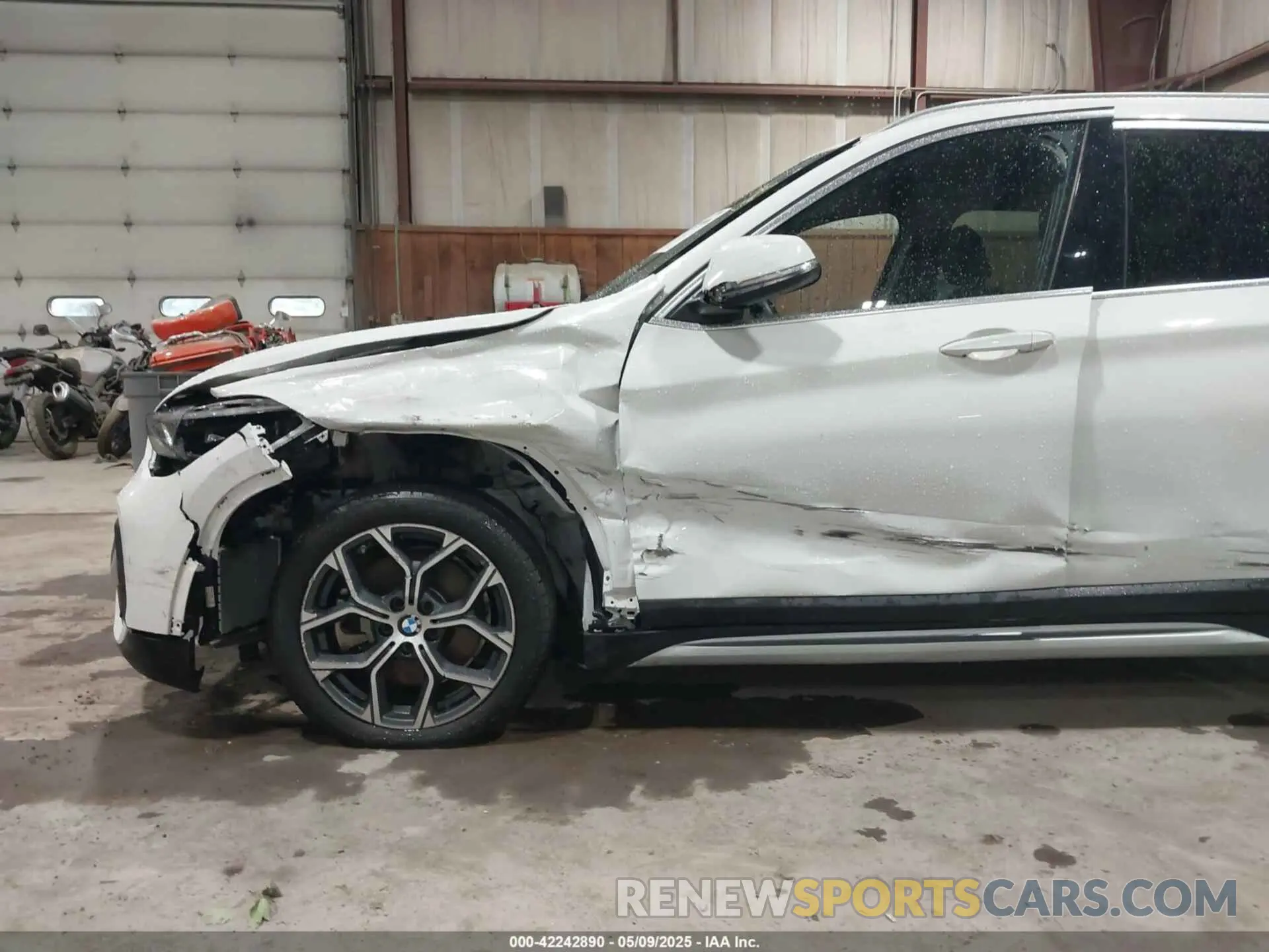 6 Photograph of a damaged car WBXJG9C04M5T82884 BMW X1 2021