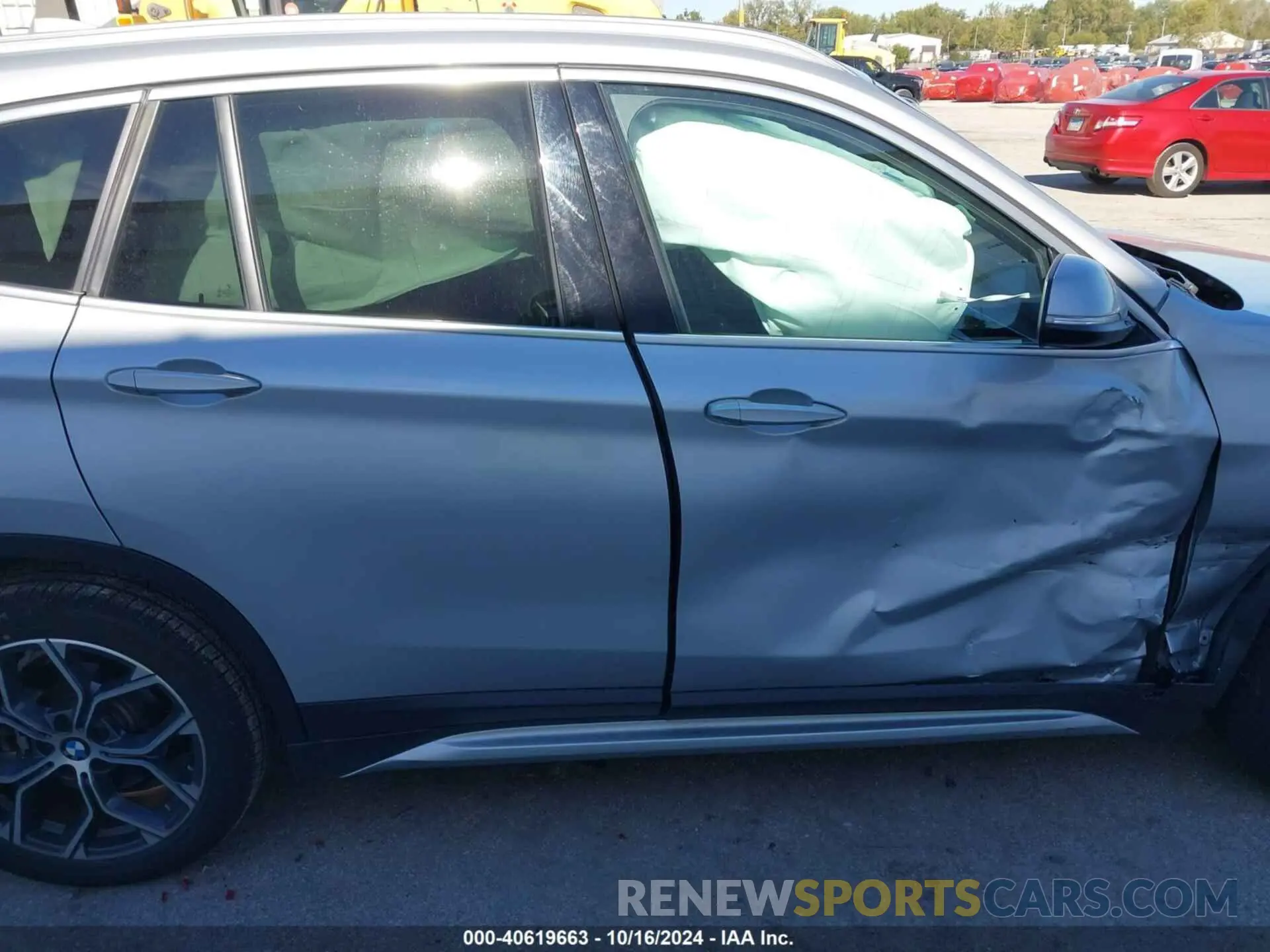 13 Photograph of a damaged car WBXJG9C04M5U00039 BMW X1 2021