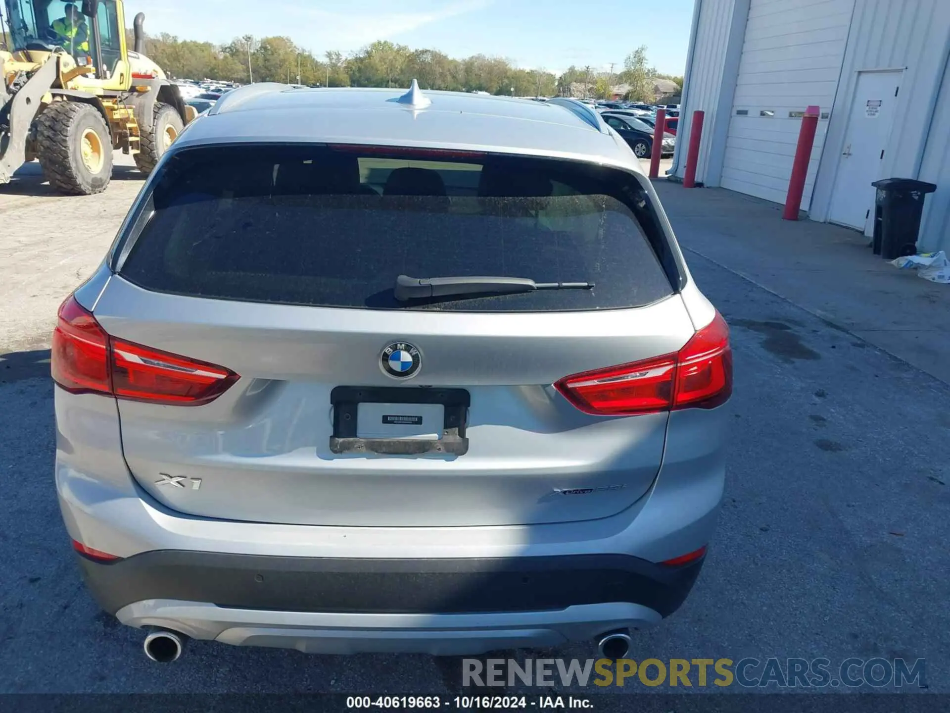 16 Photograph of a damaged car WBXJG9C04M5U00039 BMW X1 2021