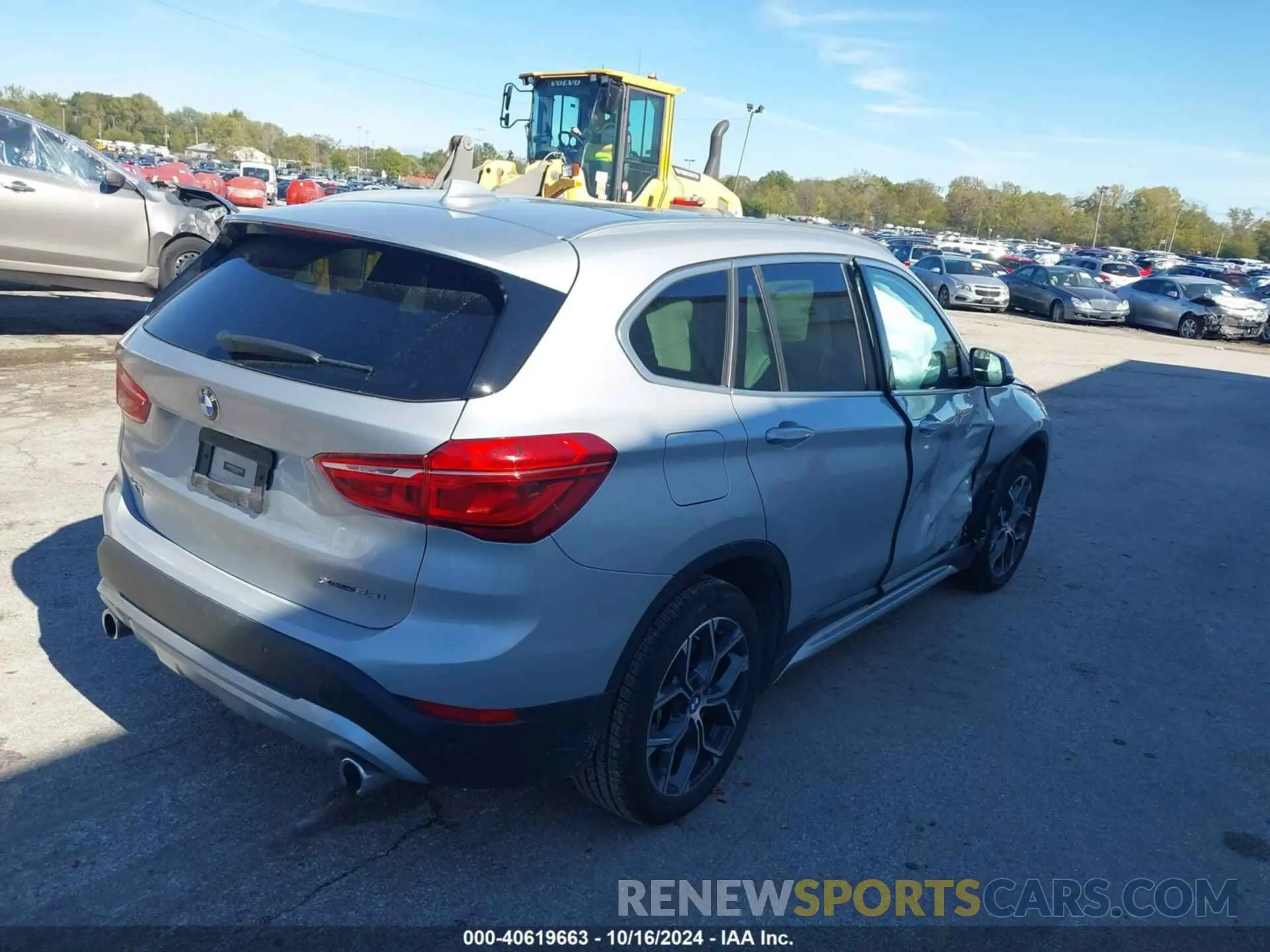 4 Photograph of a damaged car WBXJG9C04M5U00039 BMW X1 2021