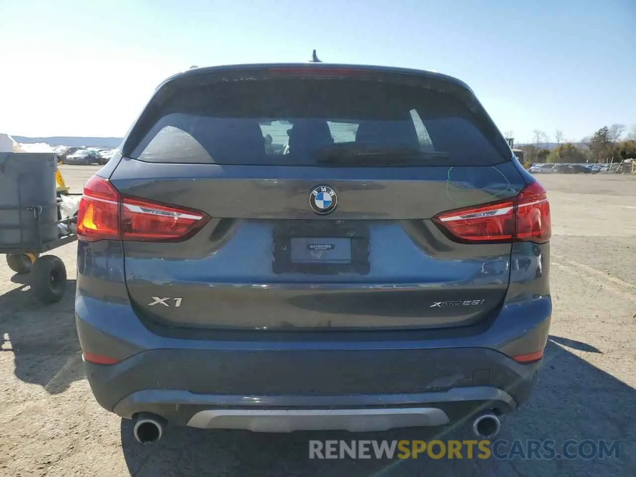 6 Photograph of a damaged car WBXJG9C05M5S44903 BMW X1 2021