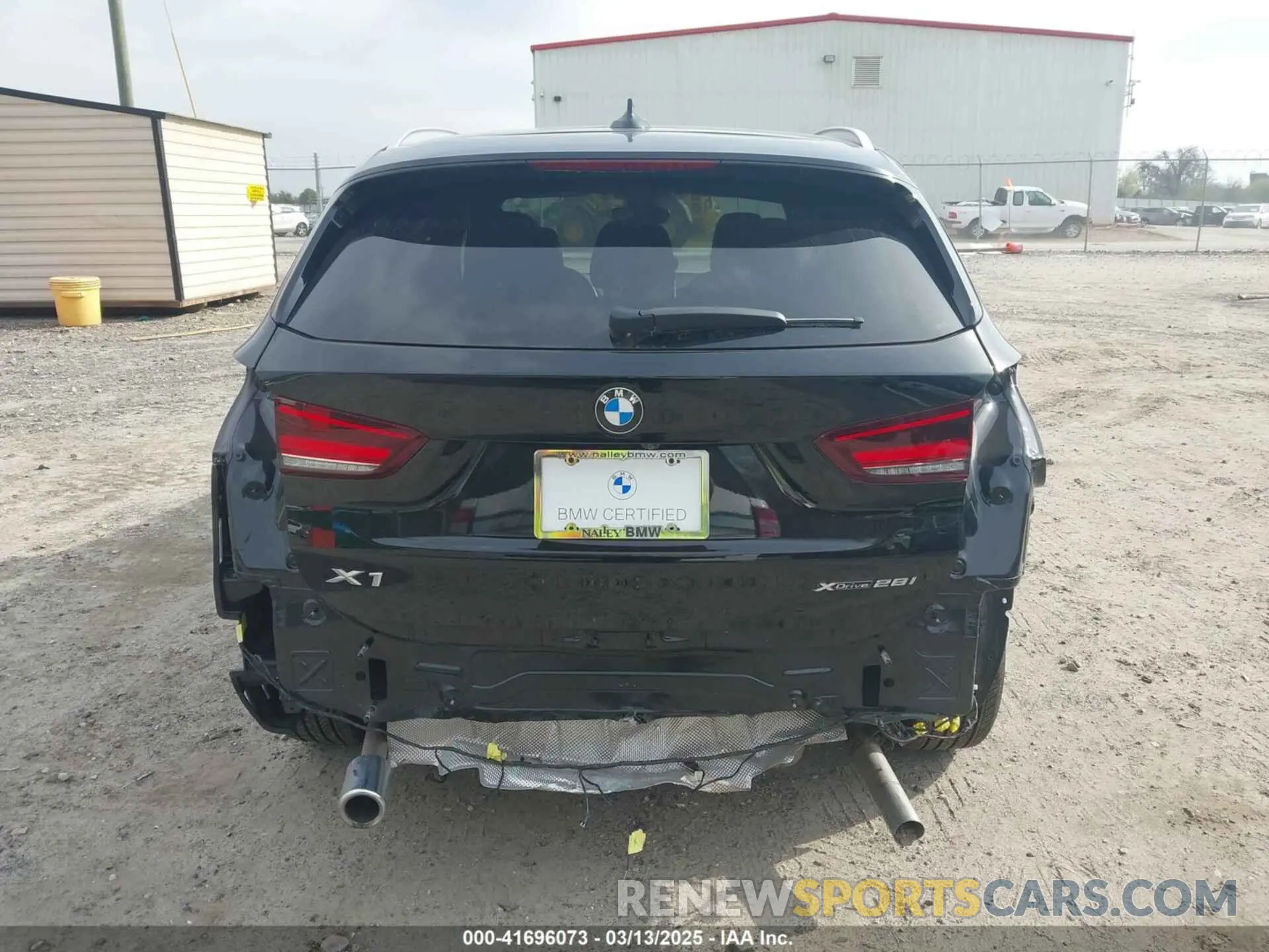 17 Photograph of a damaged car WBXJG9C05M5T83784 BMW X1 2021