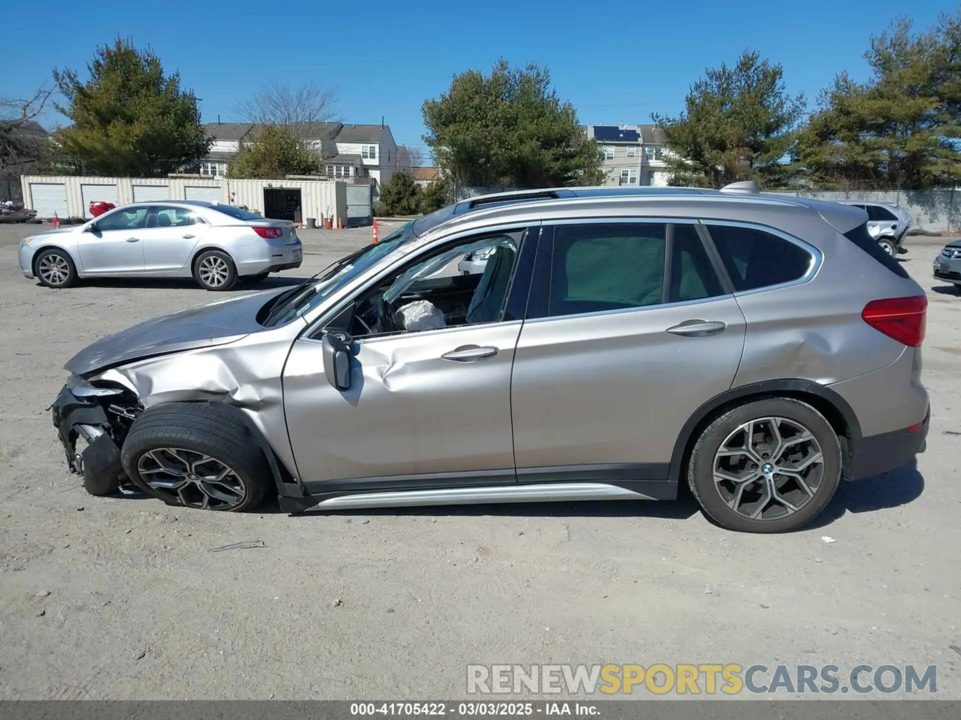 14 Photograph of a damaged car WBXJG9C06M5S85511 BMW X1 2021