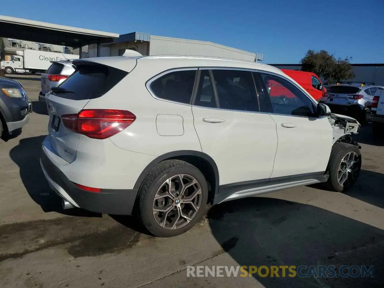 3 Photograph of a damaged car WBXJG9C09M5S71263 BMW X1 2021