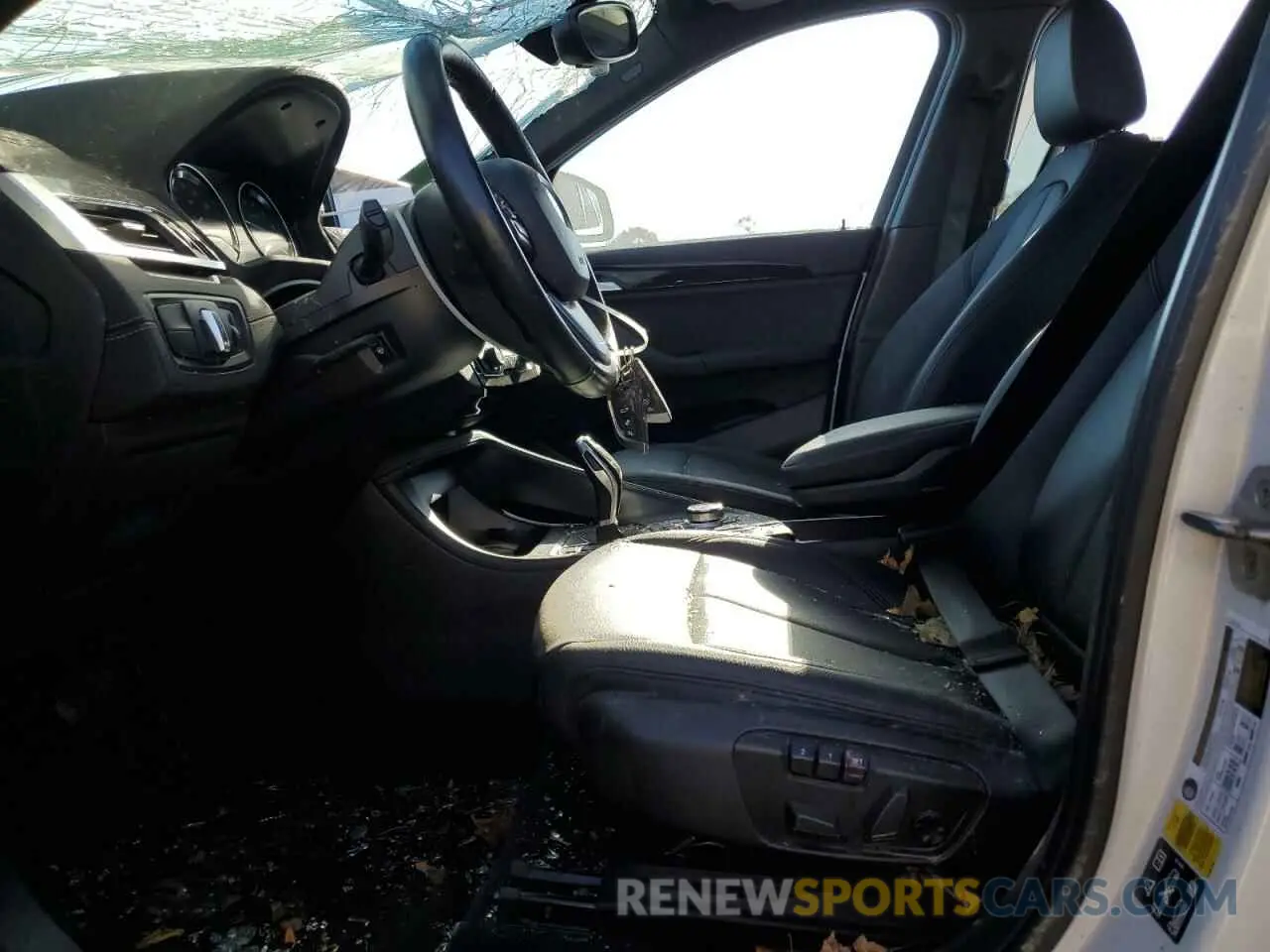 7 Photograph of a damaged car WBXJG9C0XM5U25950 BMW X1 2021