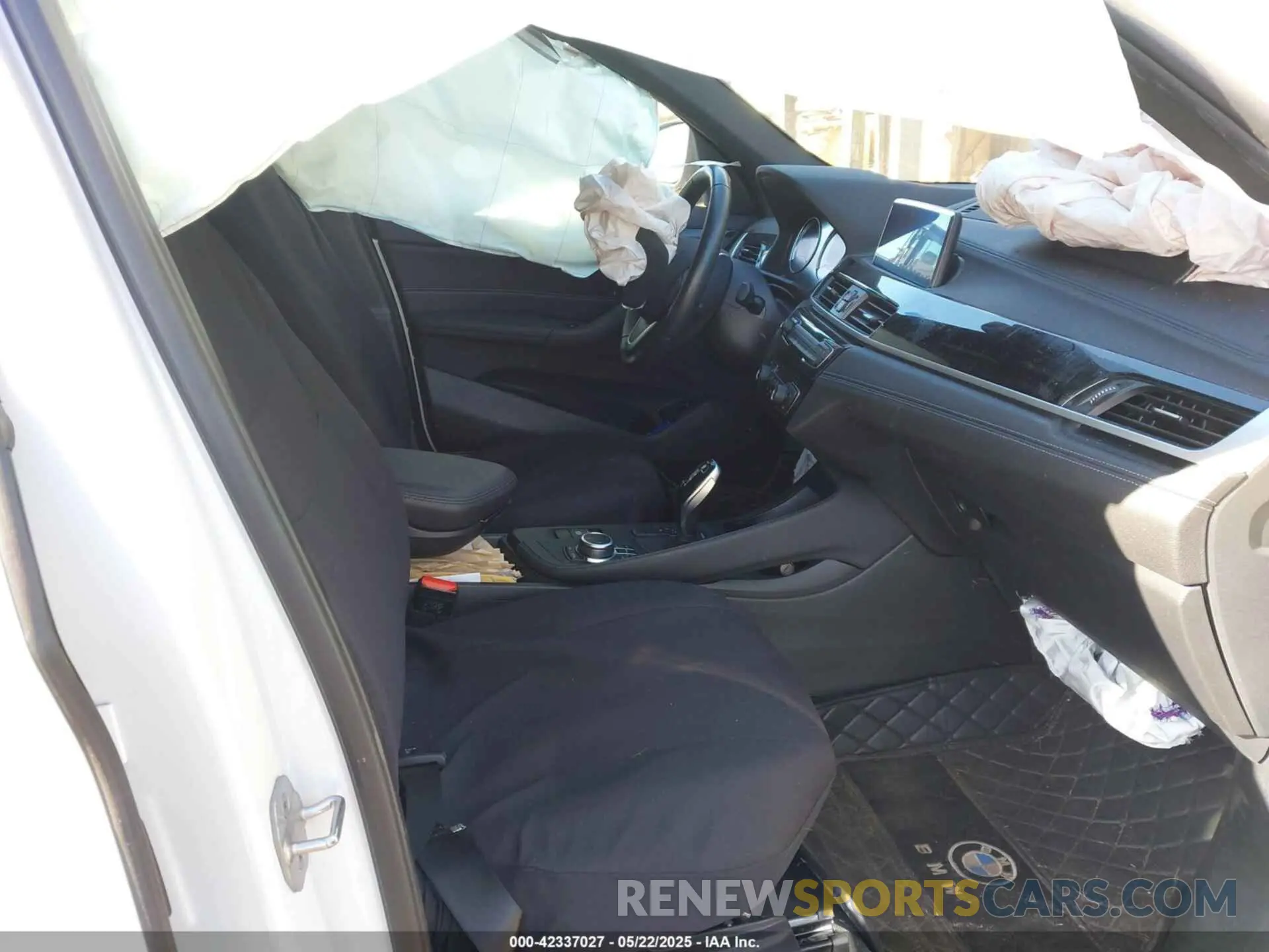 5 Photograph of a damaged car WBXJG7C00N5V35718 BMW X1 2022