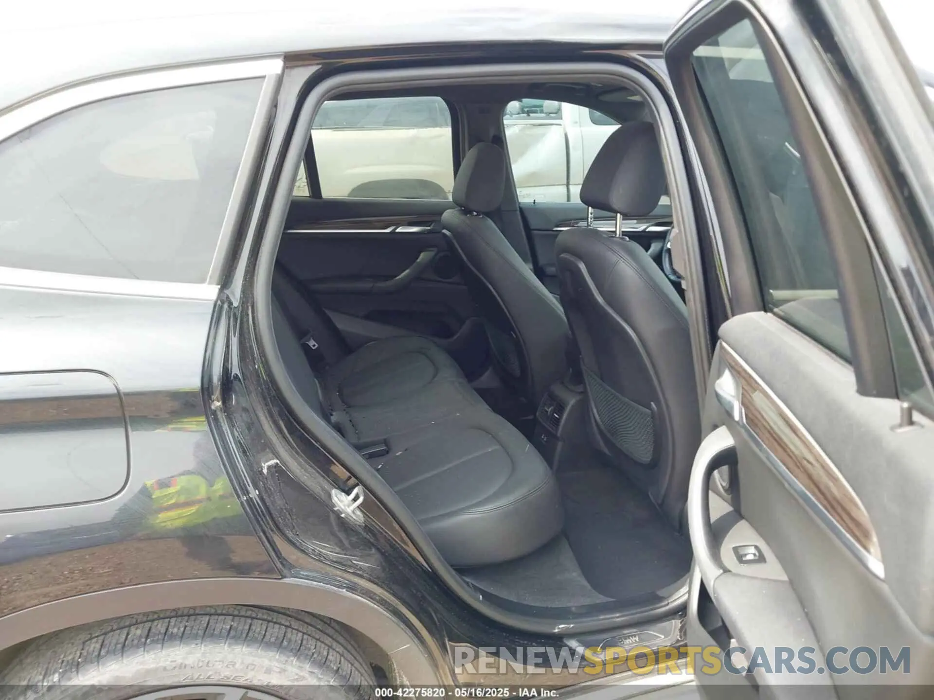 8 Photograph of a damaged car WBXJG7C01N5U48877 BMW X1 2022
