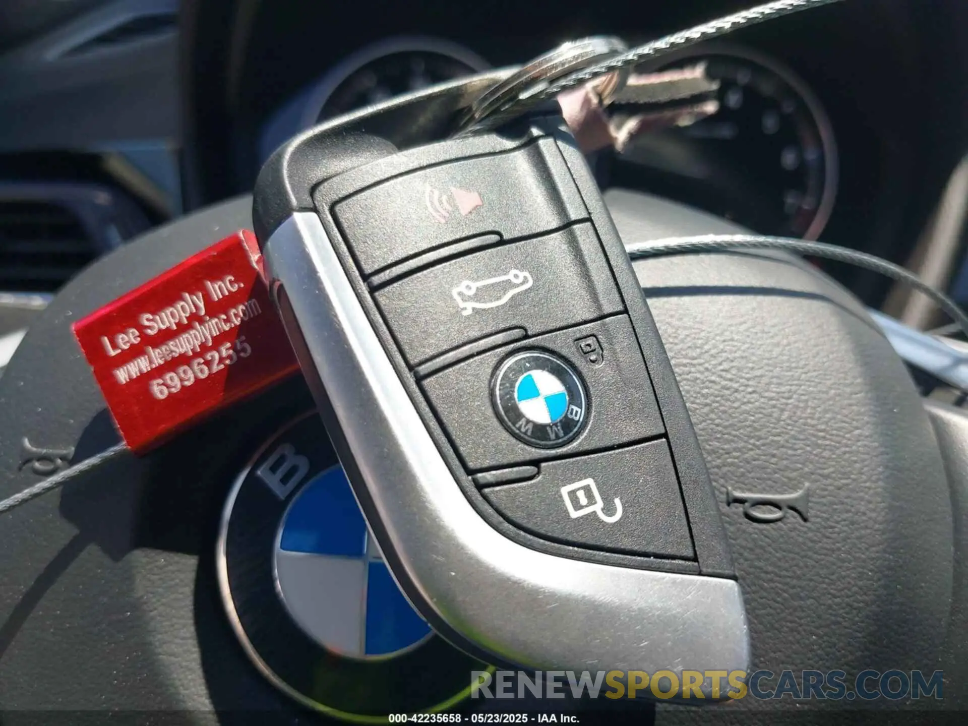 11 Photograph of a damaged car WBXJG7C0XN5U81764 BMW X1 2022