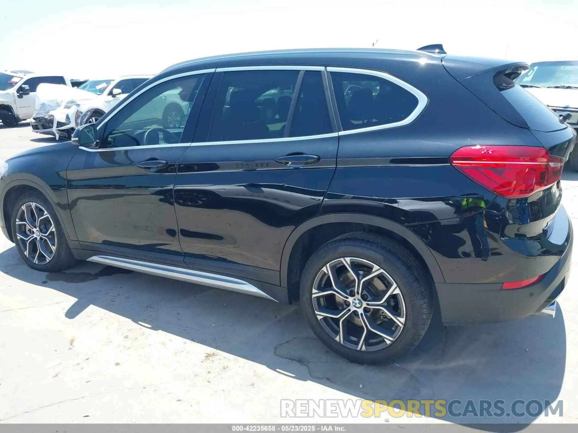 14 Photograph of a damaged car WBXJG7C0XN5U81764 BMW X1 2022