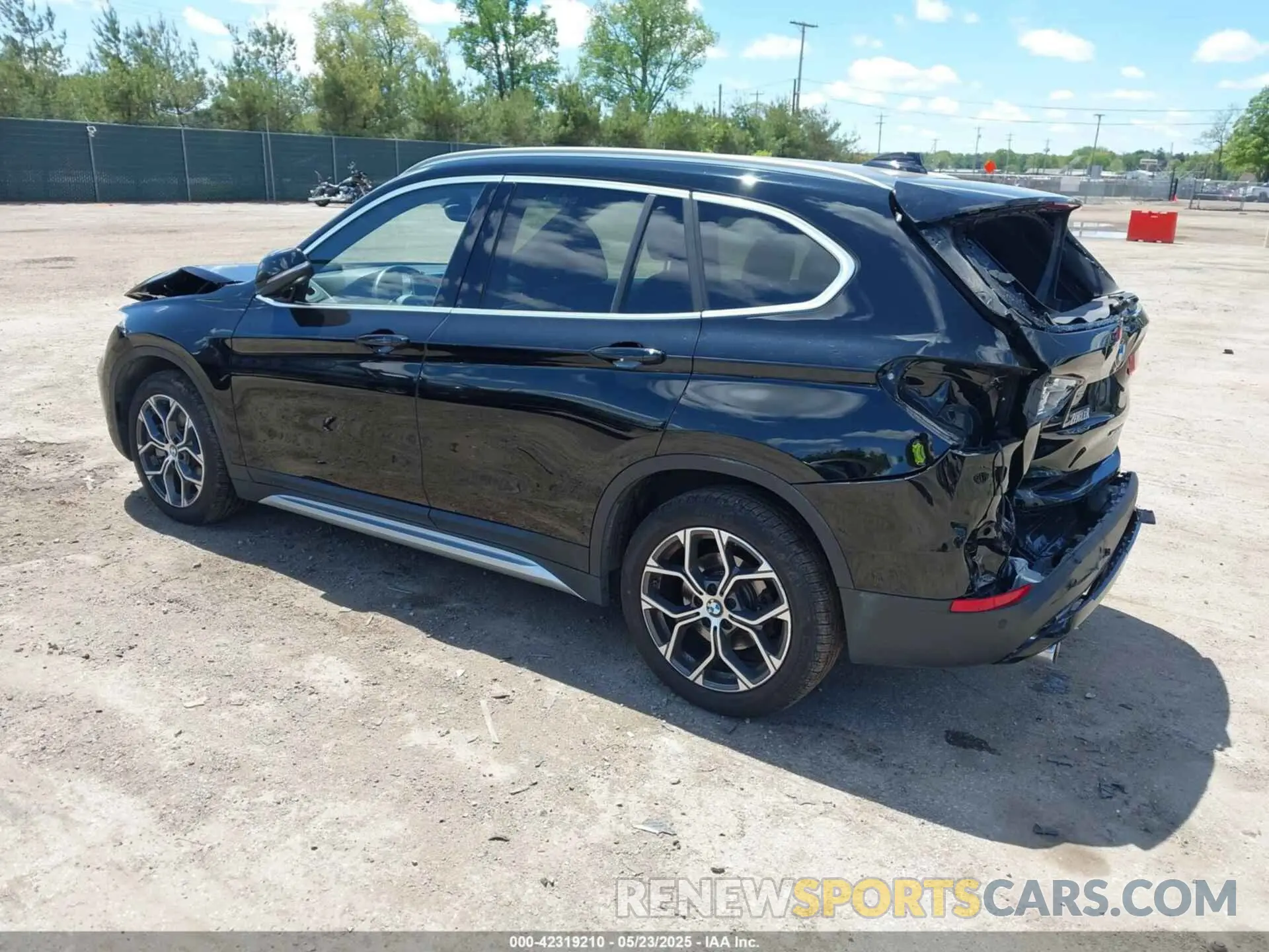 3 Photograph of a damaged car WBXJG9C00N5U64709 BMW X1 2022