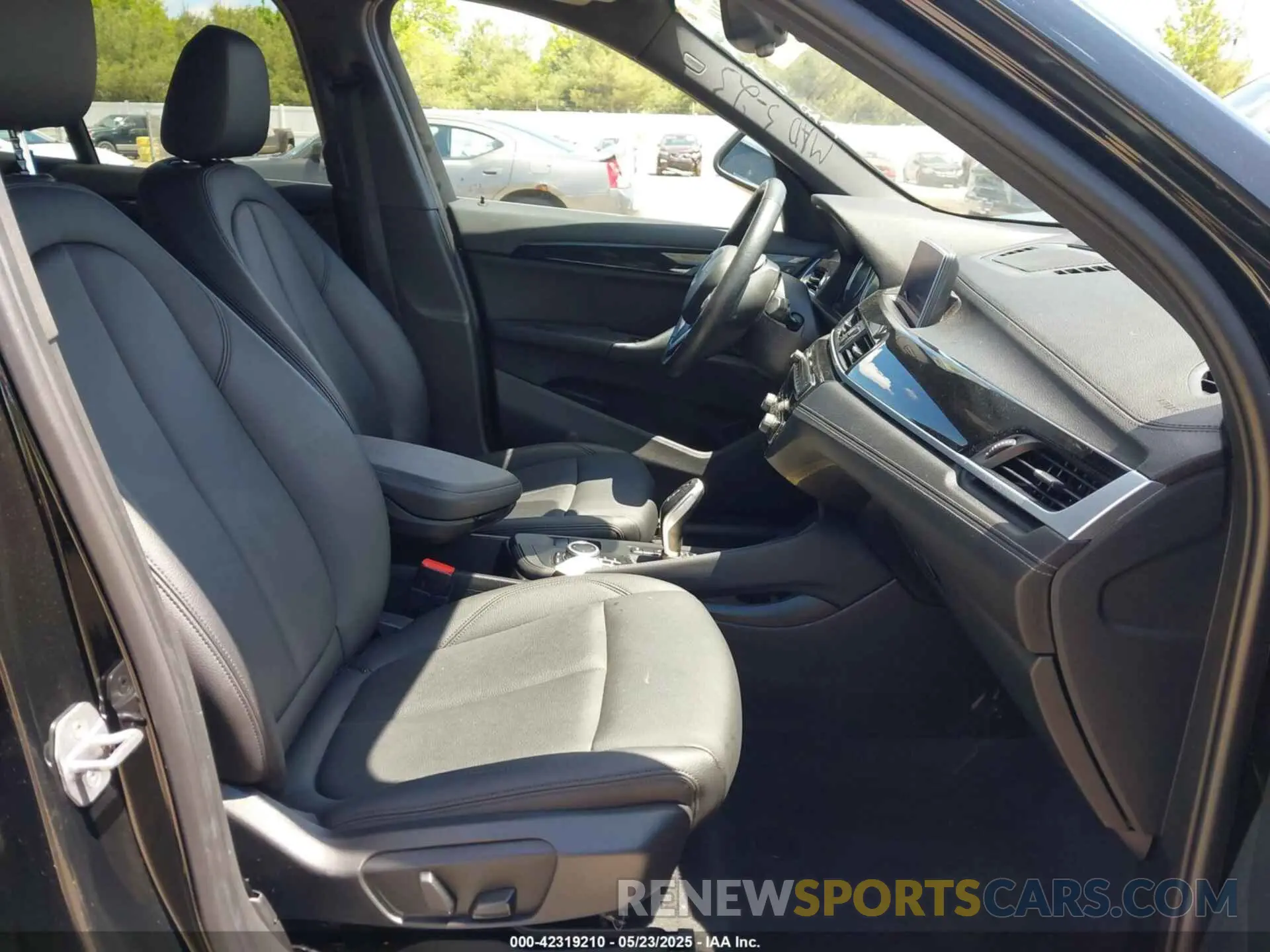 5 Photograph of a damaged car WBXJG9C00N5U64709 BMW X1 2022
