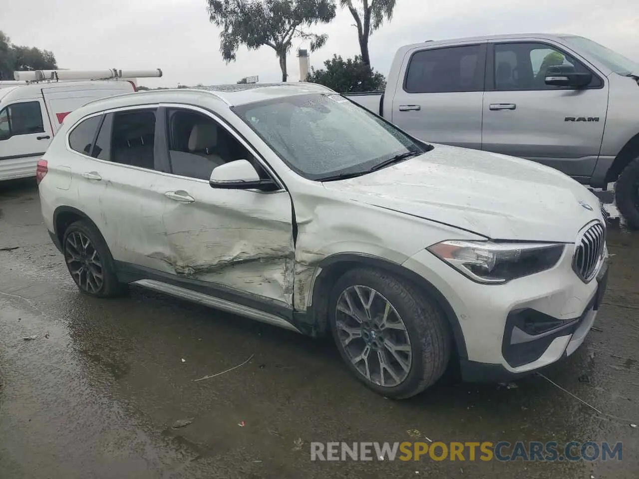 4 Photograph of a damaged car WBXJG9C02N5V14574 BMW X1 2022