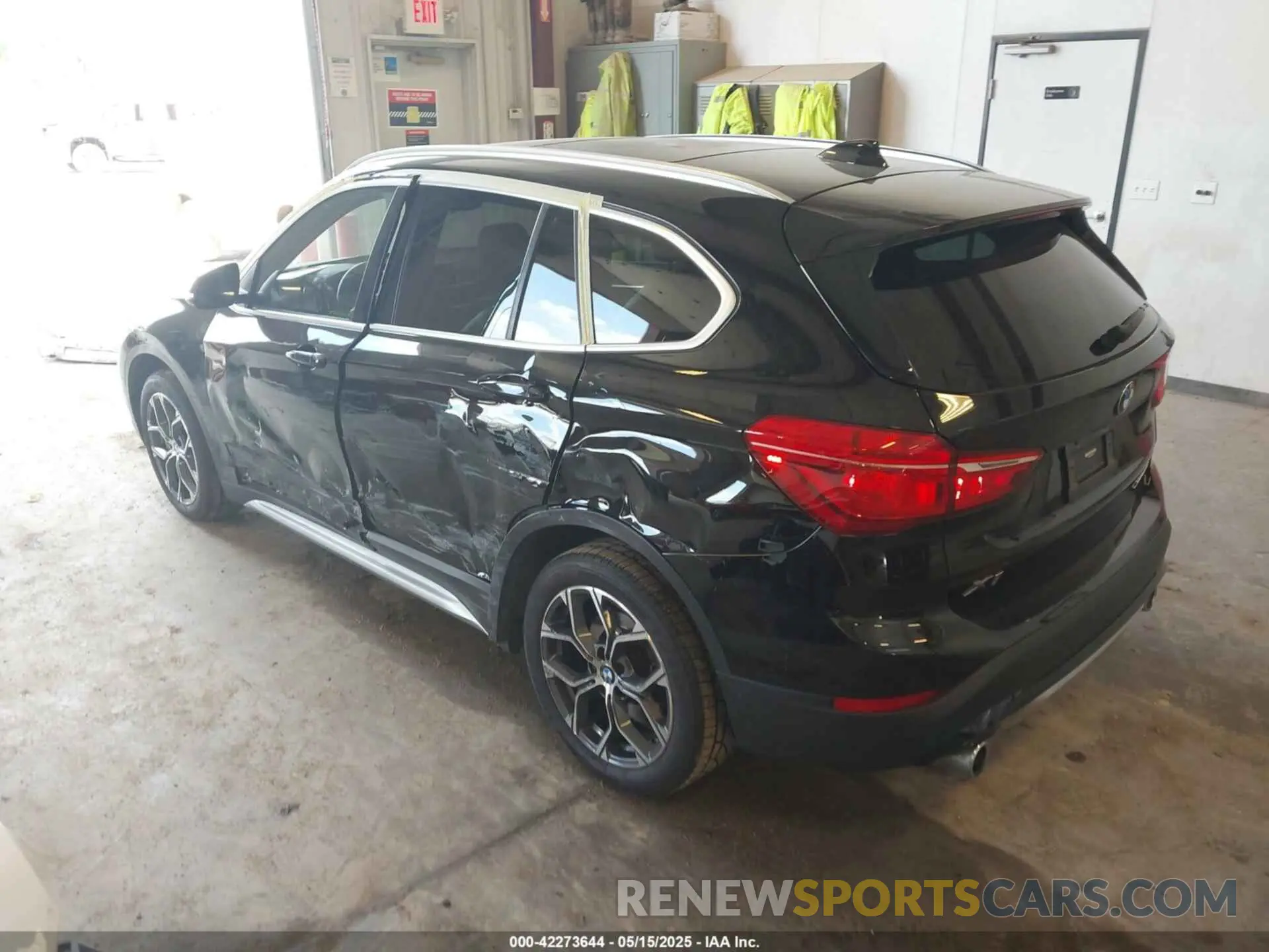 3 Photograph of a damaged car WBXJG9C09N5U69567 BMW X1 2022