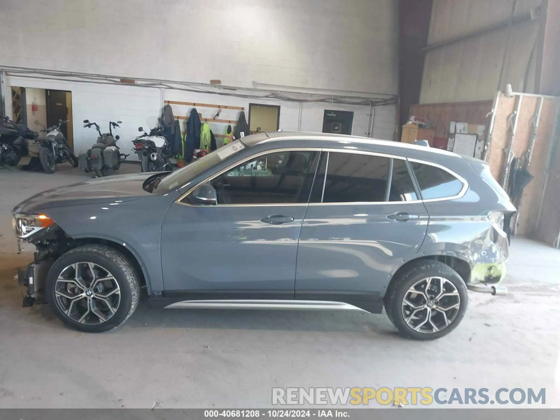 14 Photograph of a damaged car WBXJG9C09N5U80729 BMW X1 2022