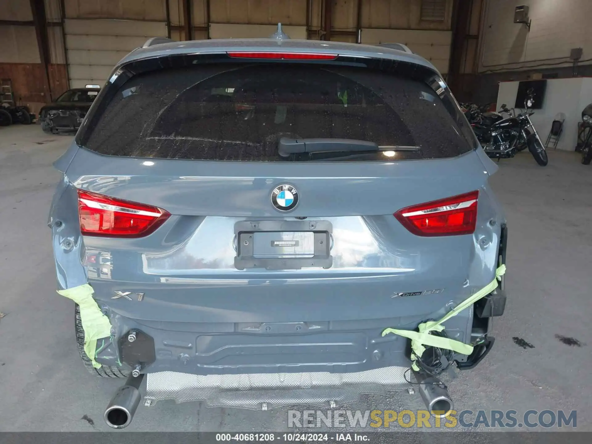 17 Photograph of a damaged car WBXJG9C09N5U80729 BMW X1 2022