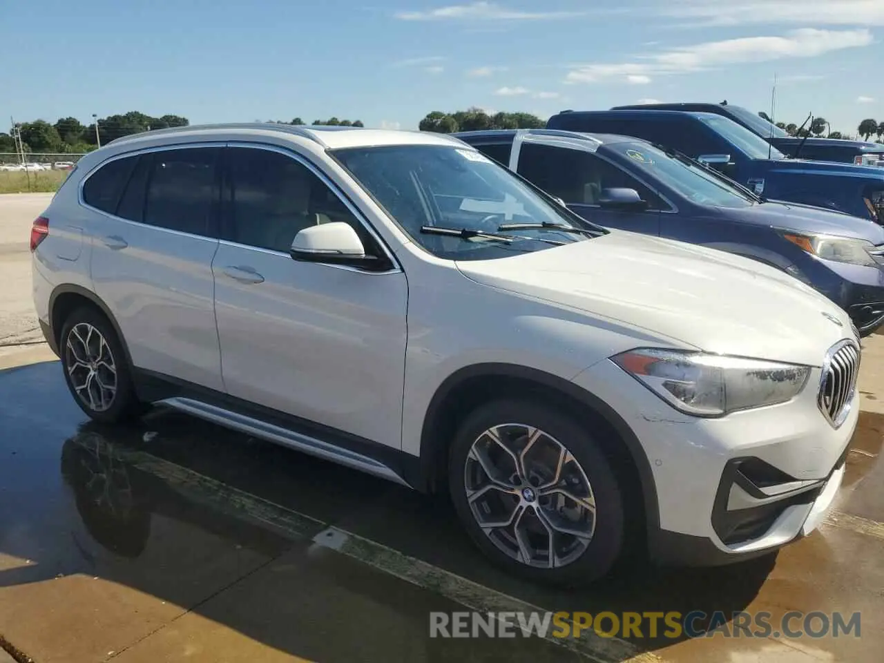 4 Photograph of a damaged car WBXJG9C09N5V18444 BMW X1 2022