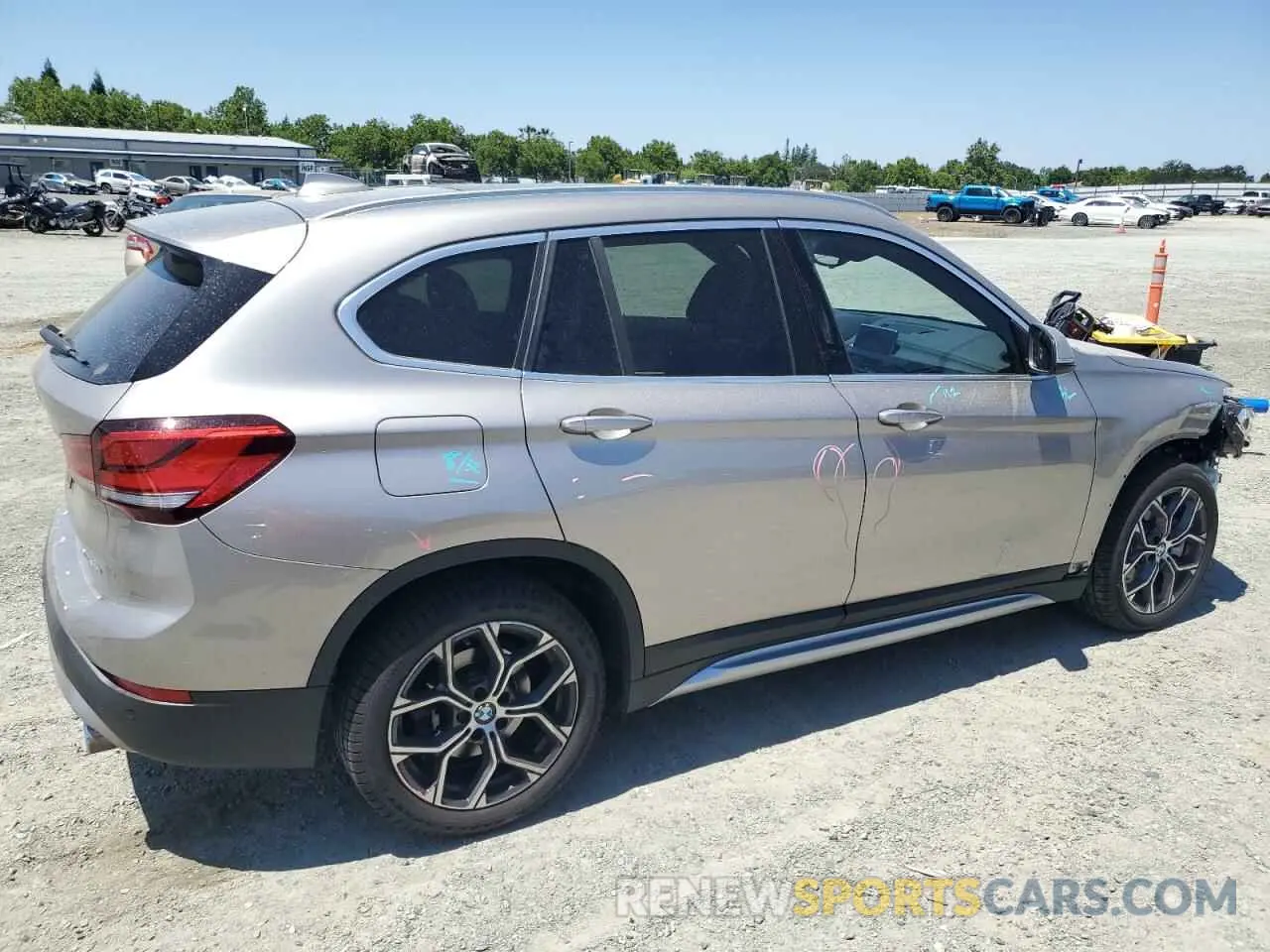 3 Photograph of a damaged car WBXJG9C0XN5V40453 BMW X1 2022