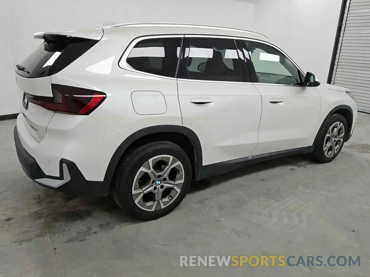 3 Photograph of a damaged car WBX73EF00P5X20800 BMW X1 2023