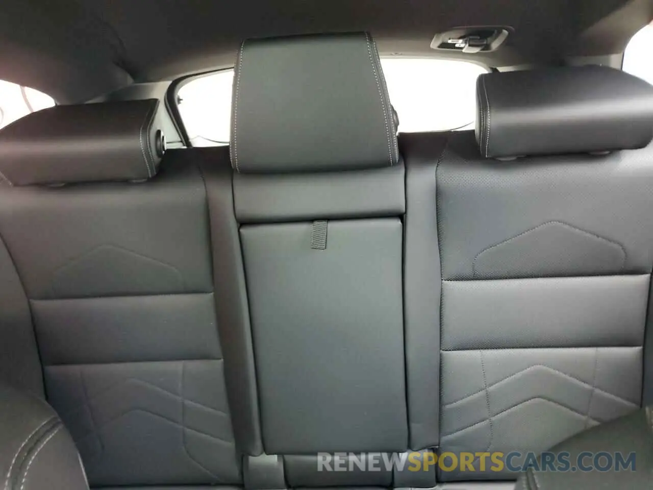 10 Photograph of a damaged car WBX73EF01P5X46824 BMW X1 2023