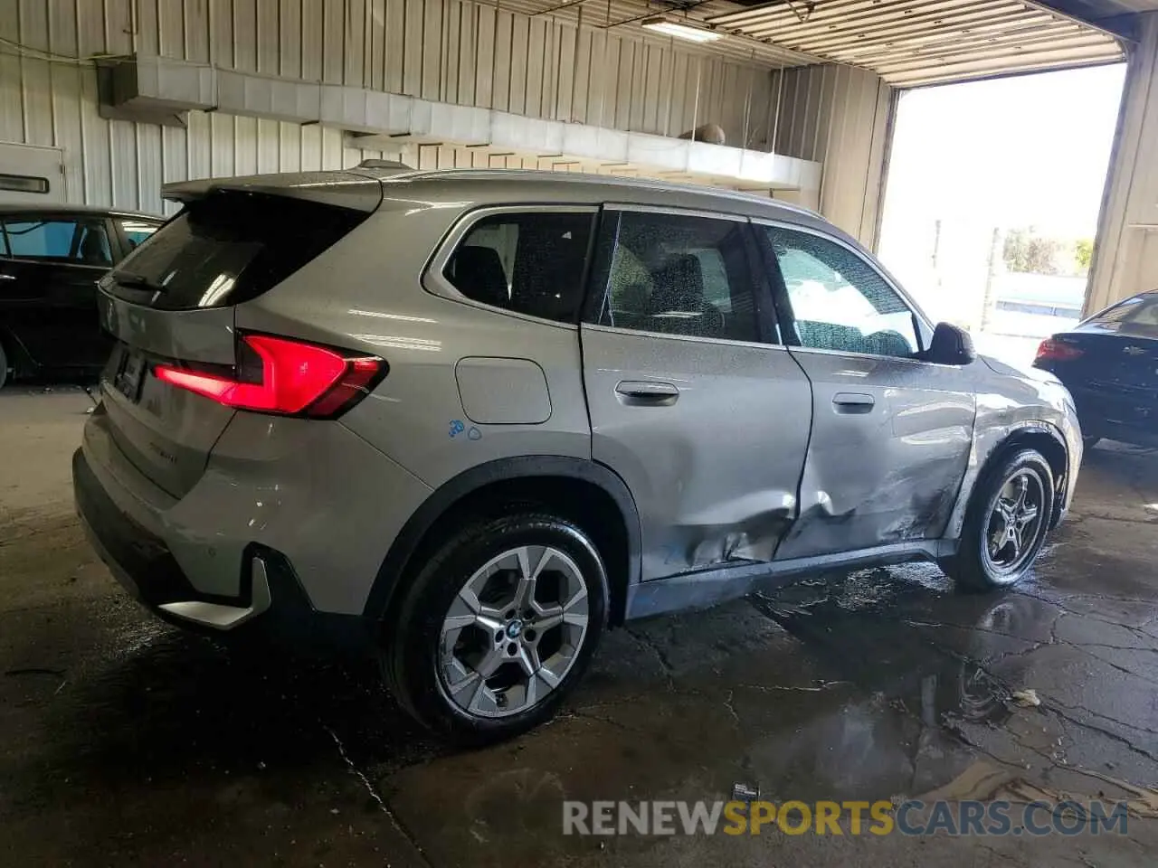 3 Photograph of a damaged car WBX73EF01P5X65308 BMW X1 2023