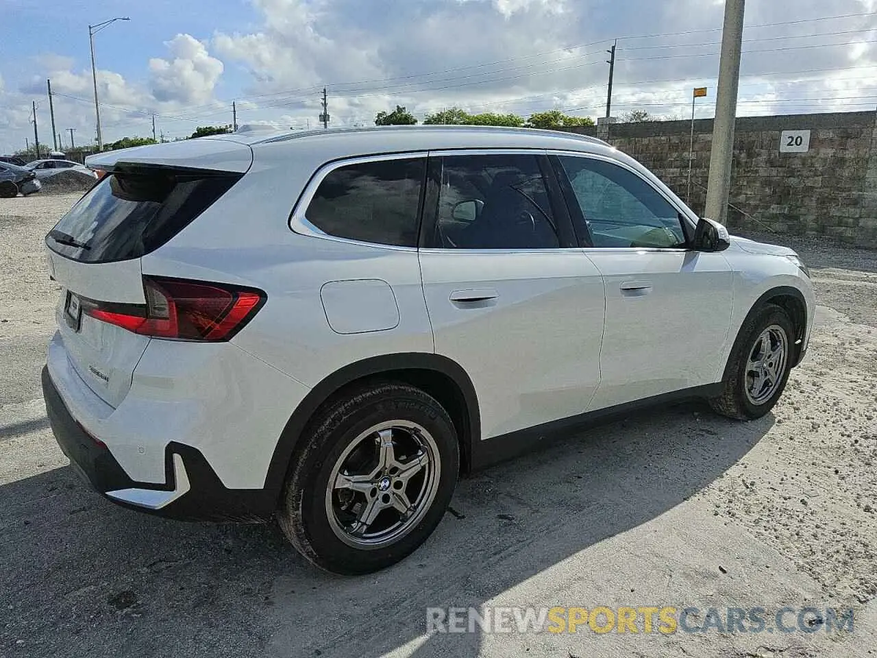 3 Photograph of a damaged car WBX73EF02P5X84109 BMW X1 2023