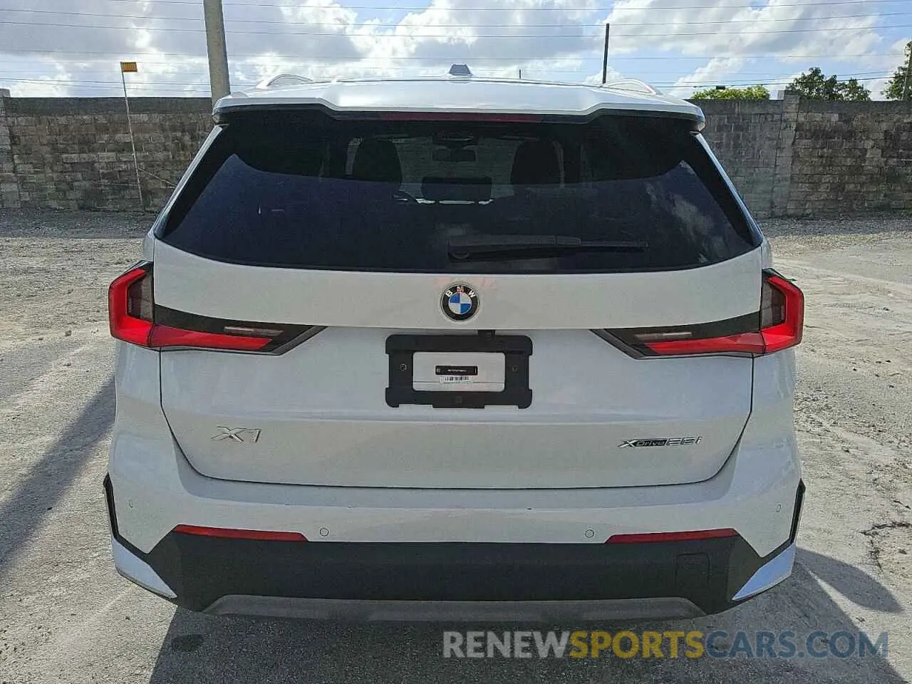 6 Photograph of a damaged car WBX73EF02P5X84109 BMW X1 2023
