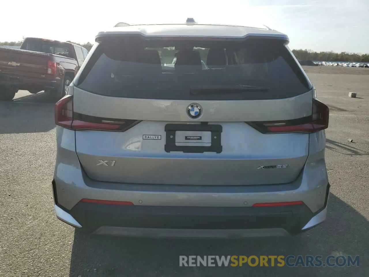 6 Photograph of a damaged car WBX73EF03P5W10176 BMW X1 2023