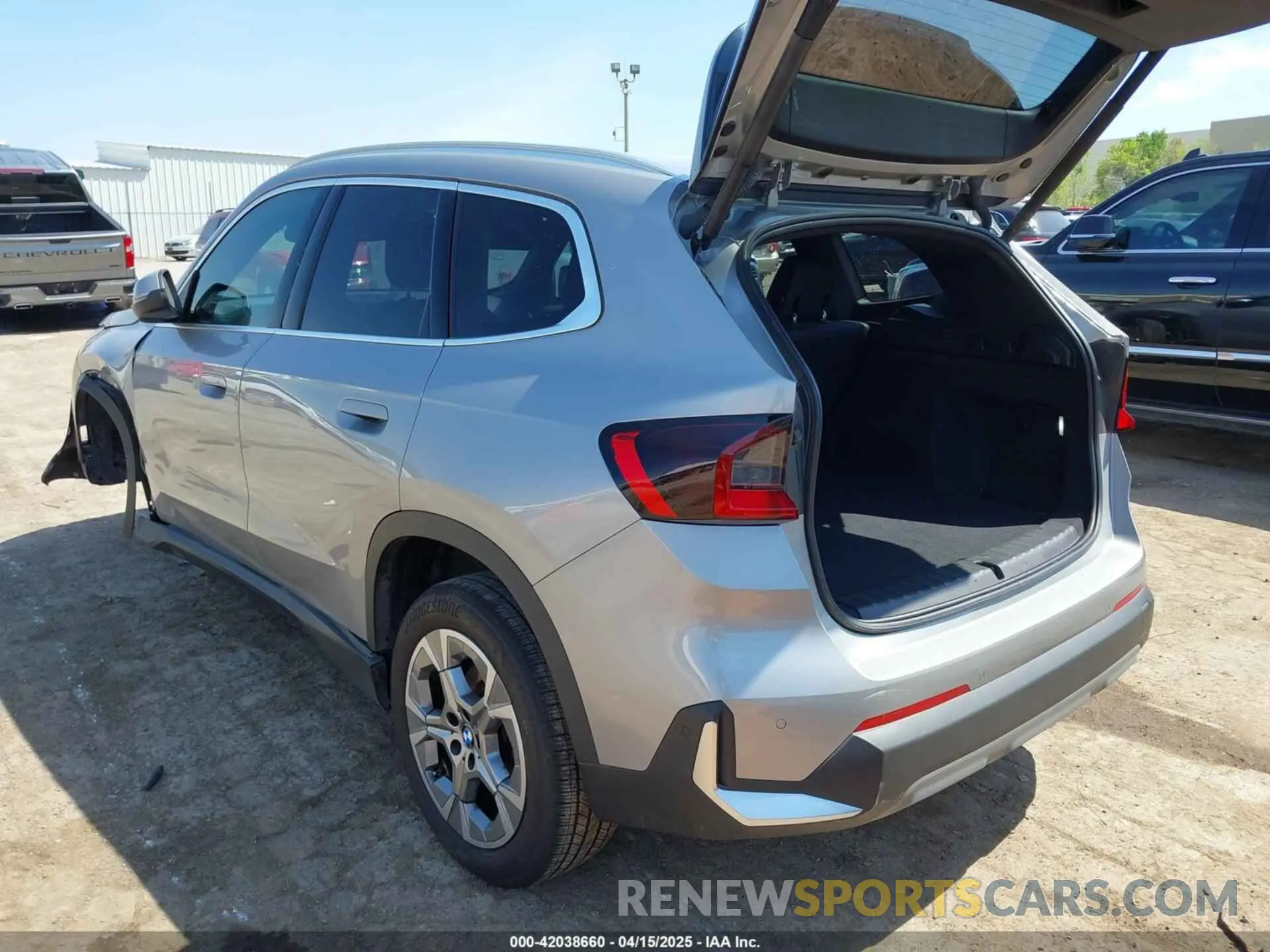 3 Photograph of a damaged car WBX73EF03P5X46405 BMW X1 2023