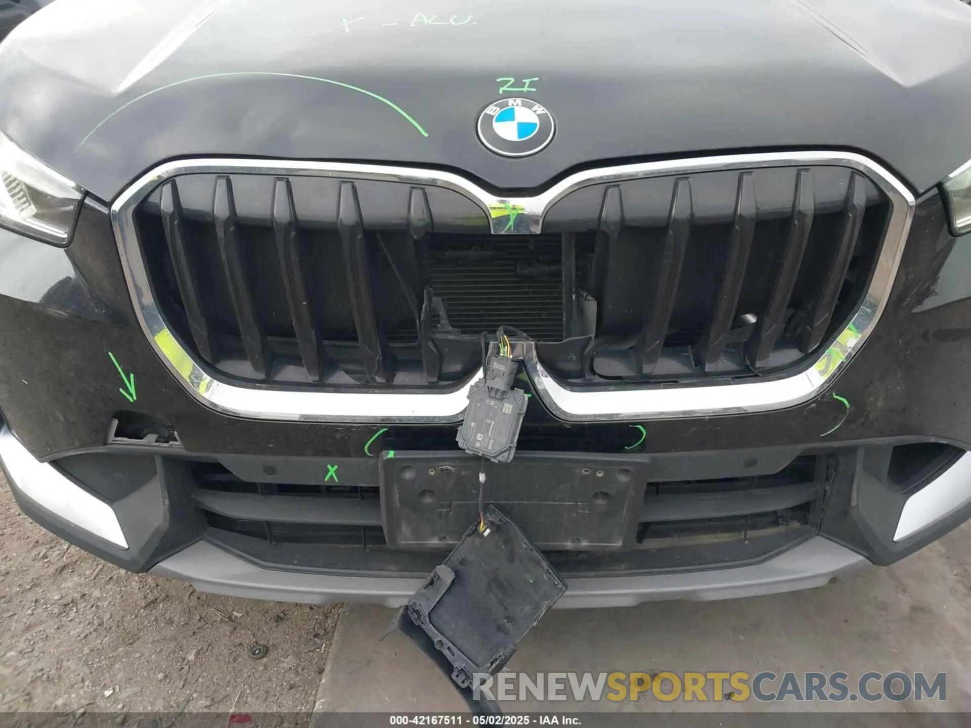 6 Photograph of a damaged car WBX73EF04P5W37659 BMW X1 2023