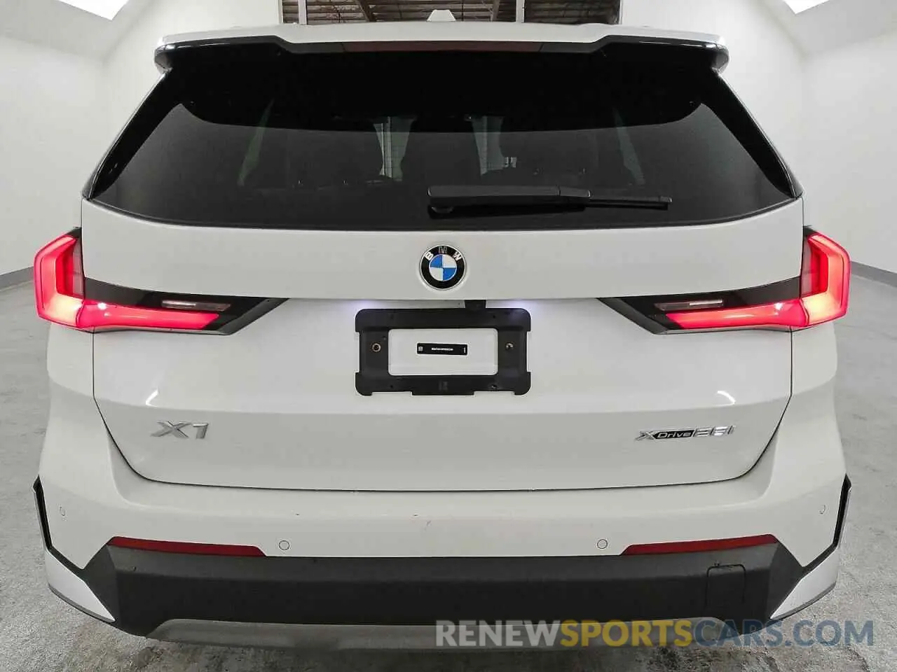 6 Photograph of a damaged car WBX73EF05P5X65344 BMW X1 2023