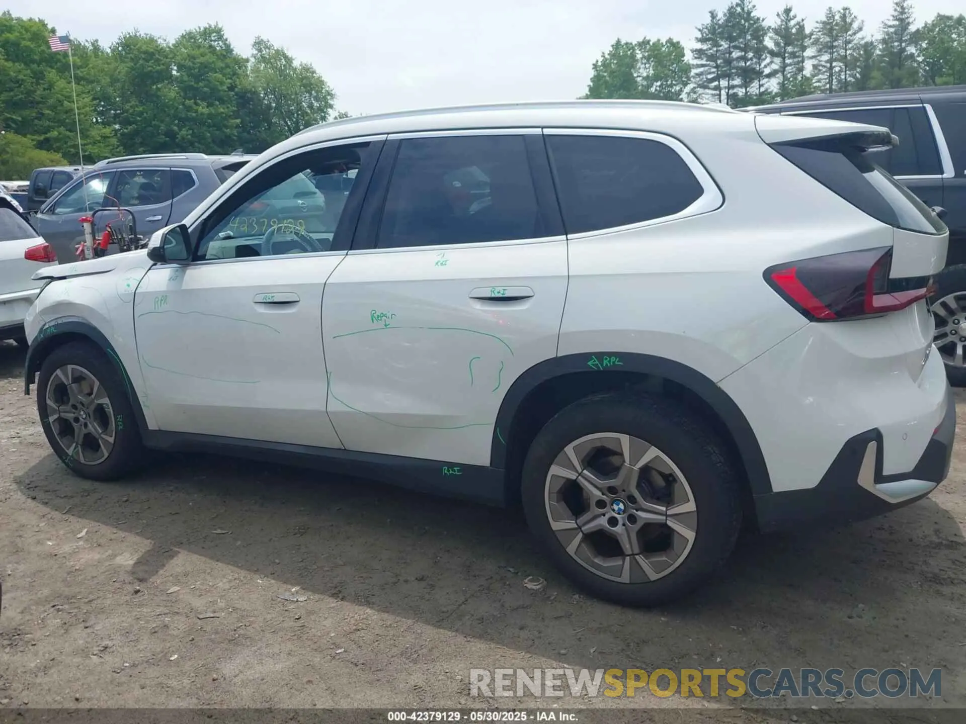 15 Photograph of a damaged car WBX73EF06P5W91223 BMW X1 2023