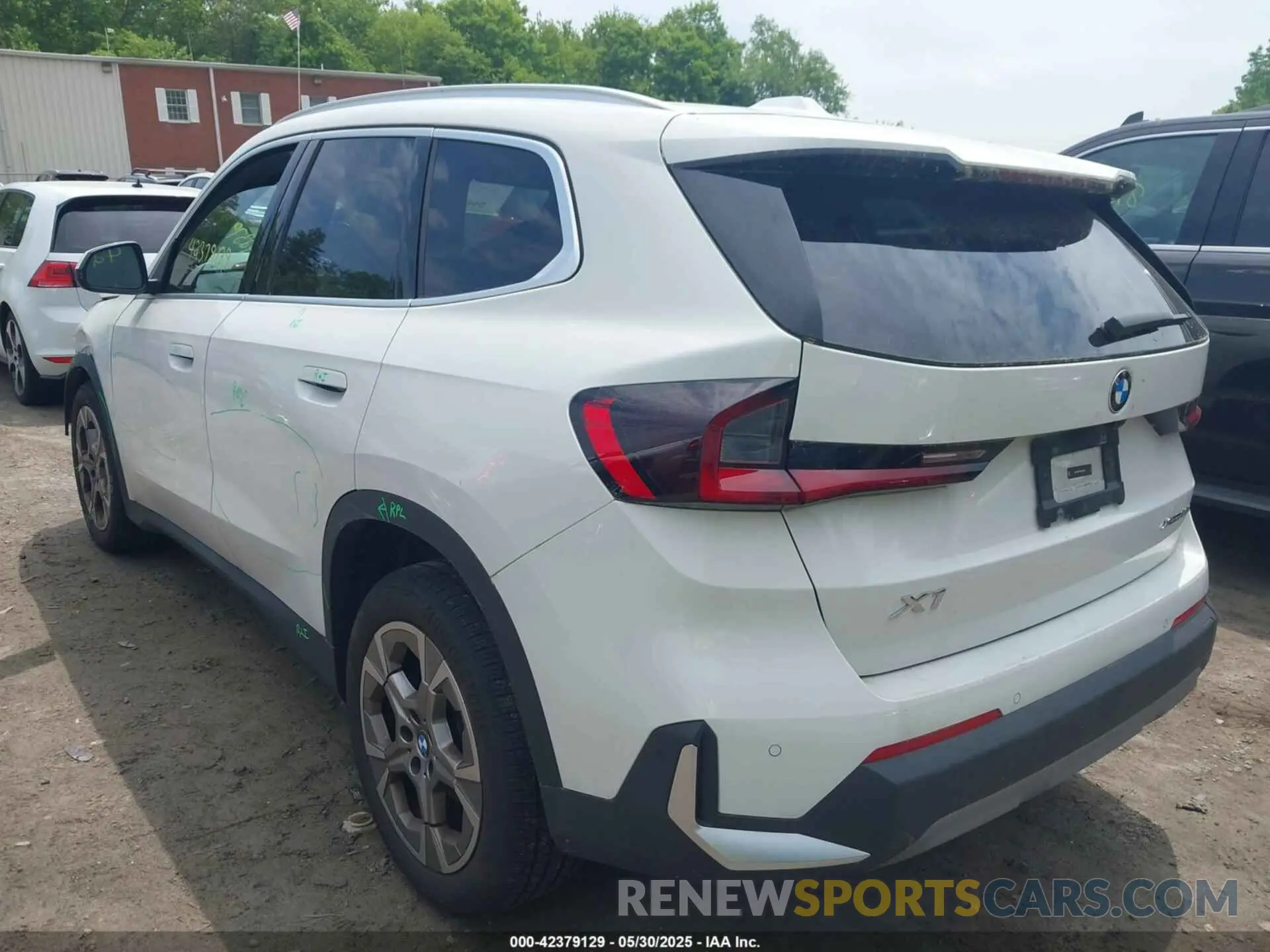 3 Photograph of a damaged car WBX73EF06P5W91223 BMW X1 2023