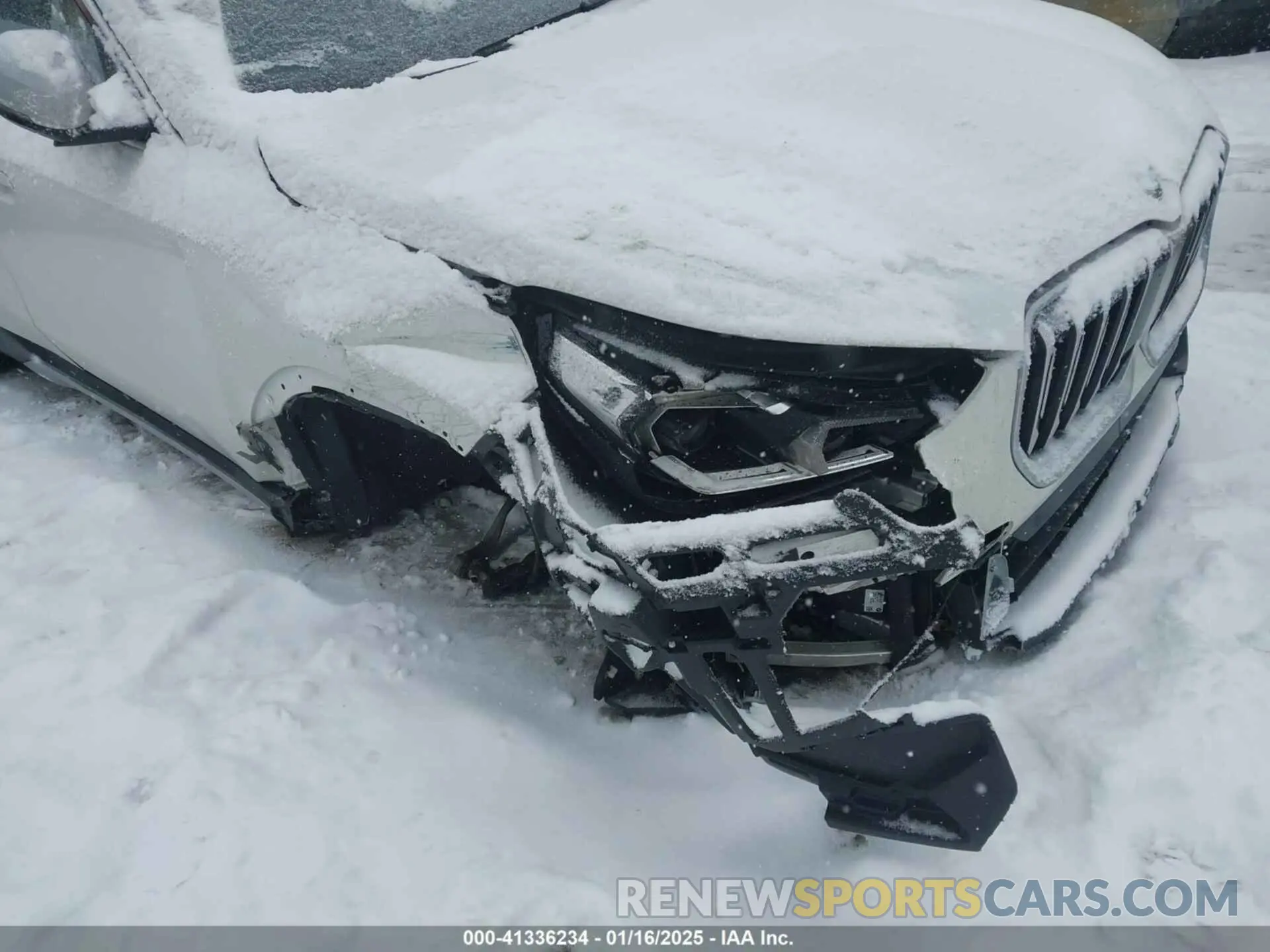 19 Photograph of a damaged car WBX73EF07P5Y23681 BMW X1 2023