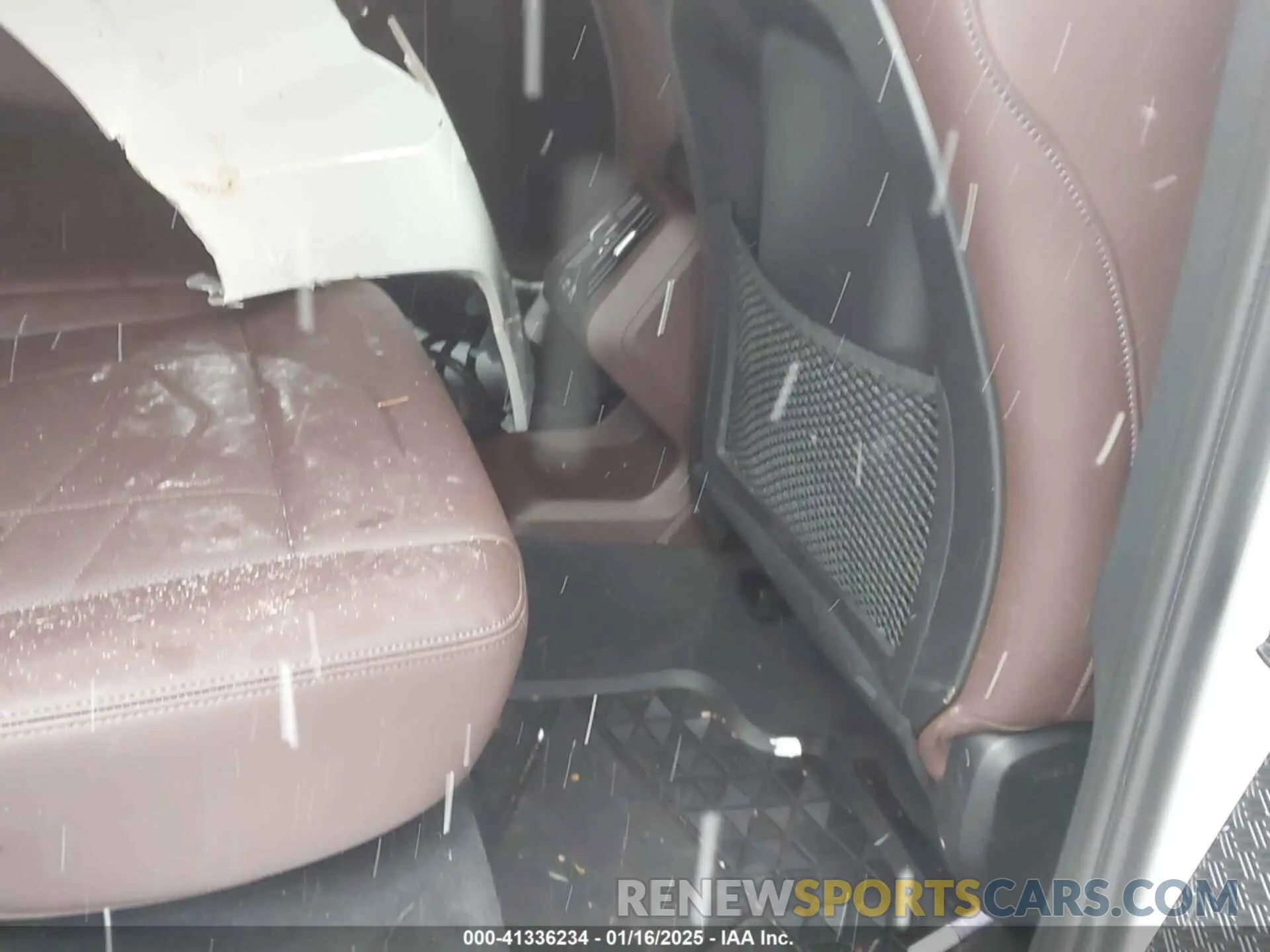 8 Photograph of a damaged car WBX73EF07P5Y23681 BMW X1 2023