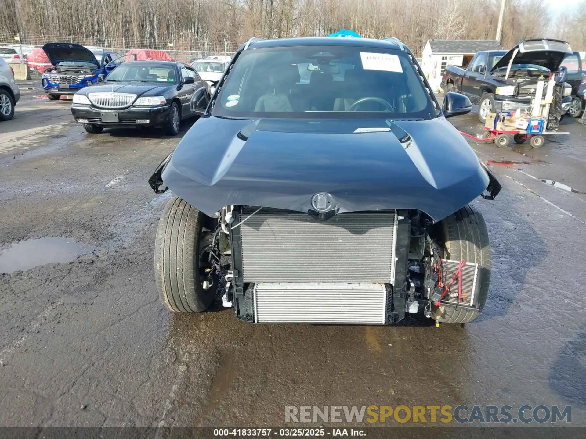 6 Photograph of a damaged car WBX73EF08P5W69000 BMW X1 2023