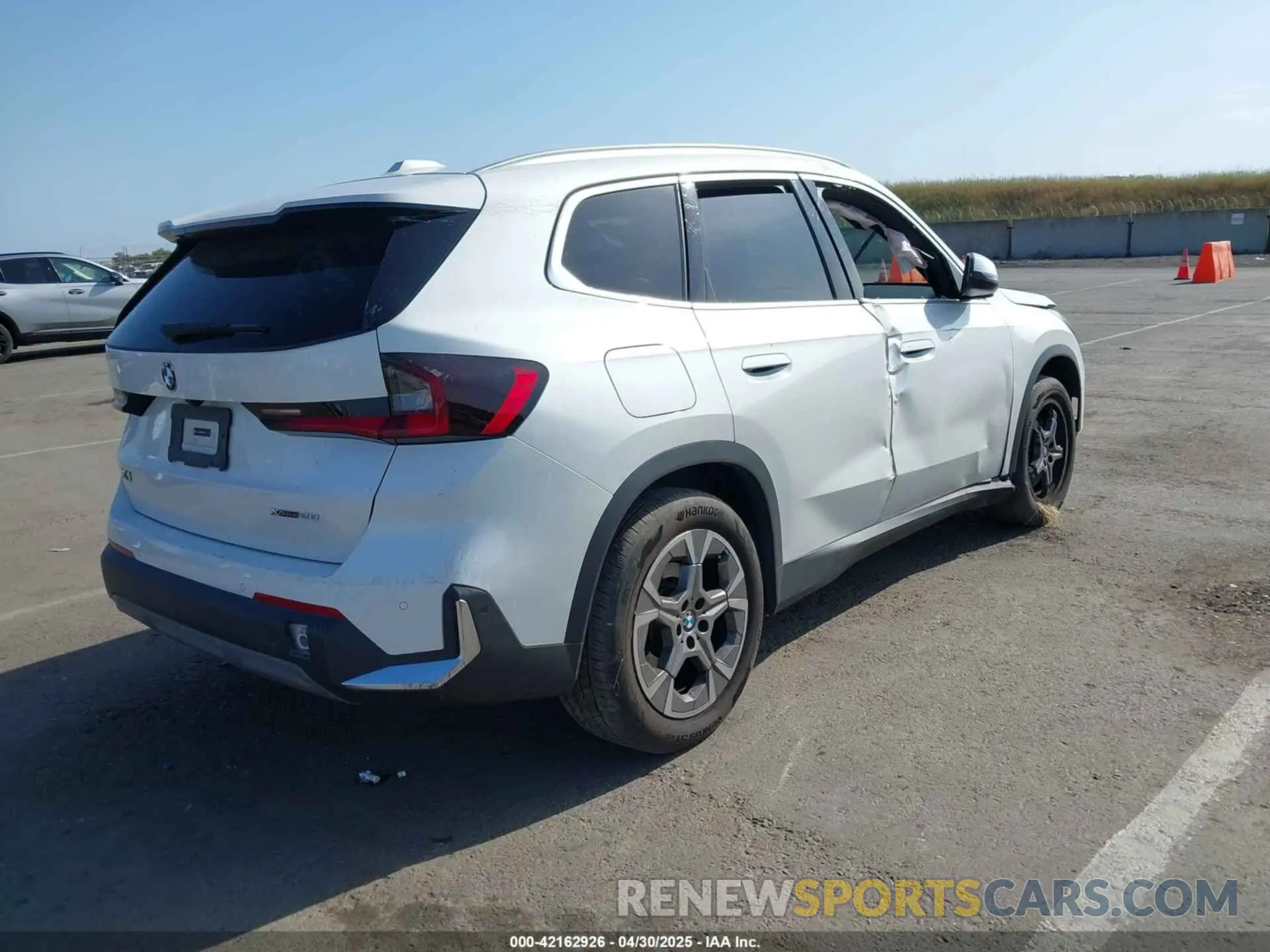 4 Photograph of a damaged car WBX73EF08P5X21175 BMW X1 2023