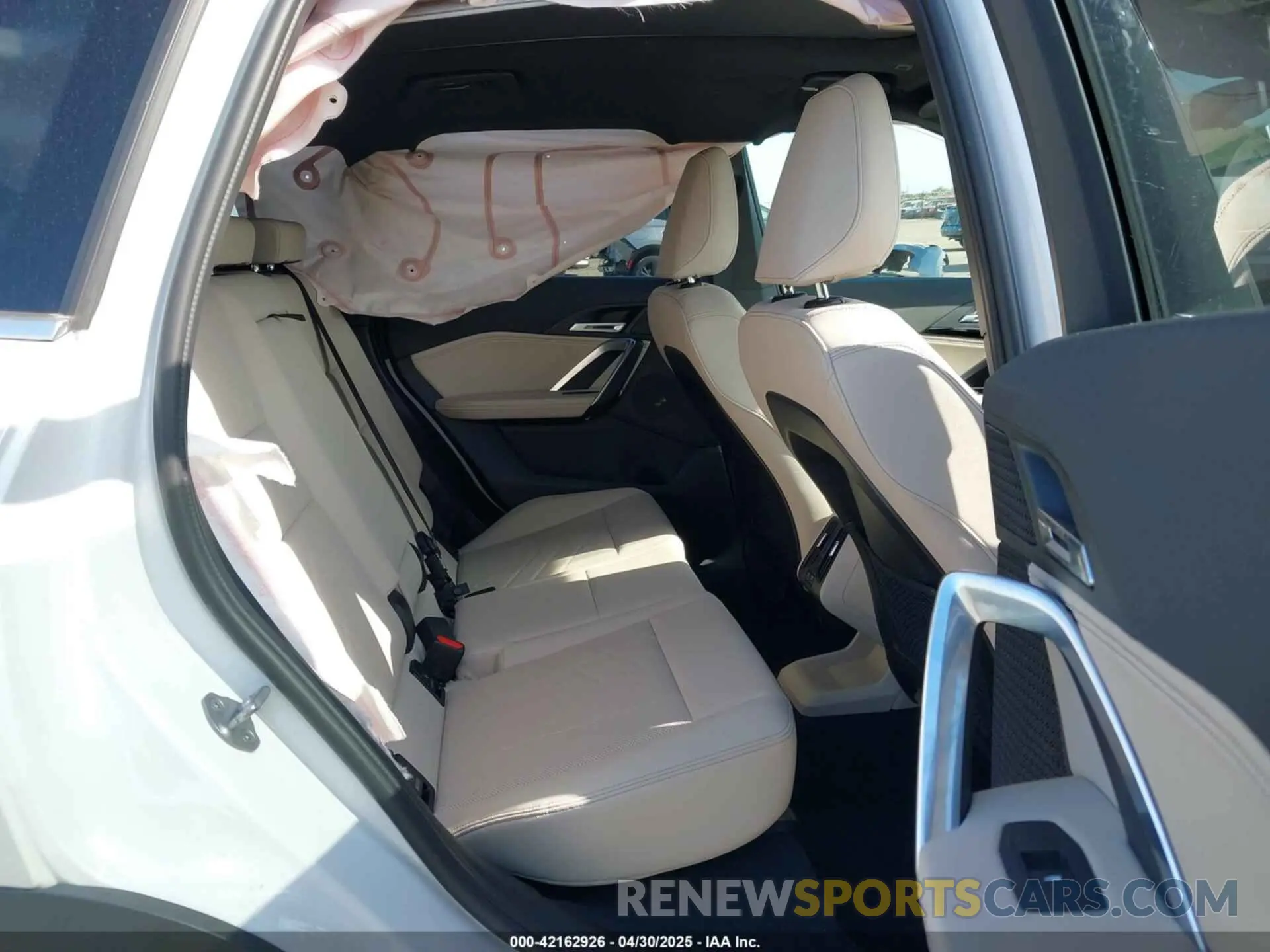 8 Photograph of a damaged car WBX73EF08P5X21175 BMW X1 2023
