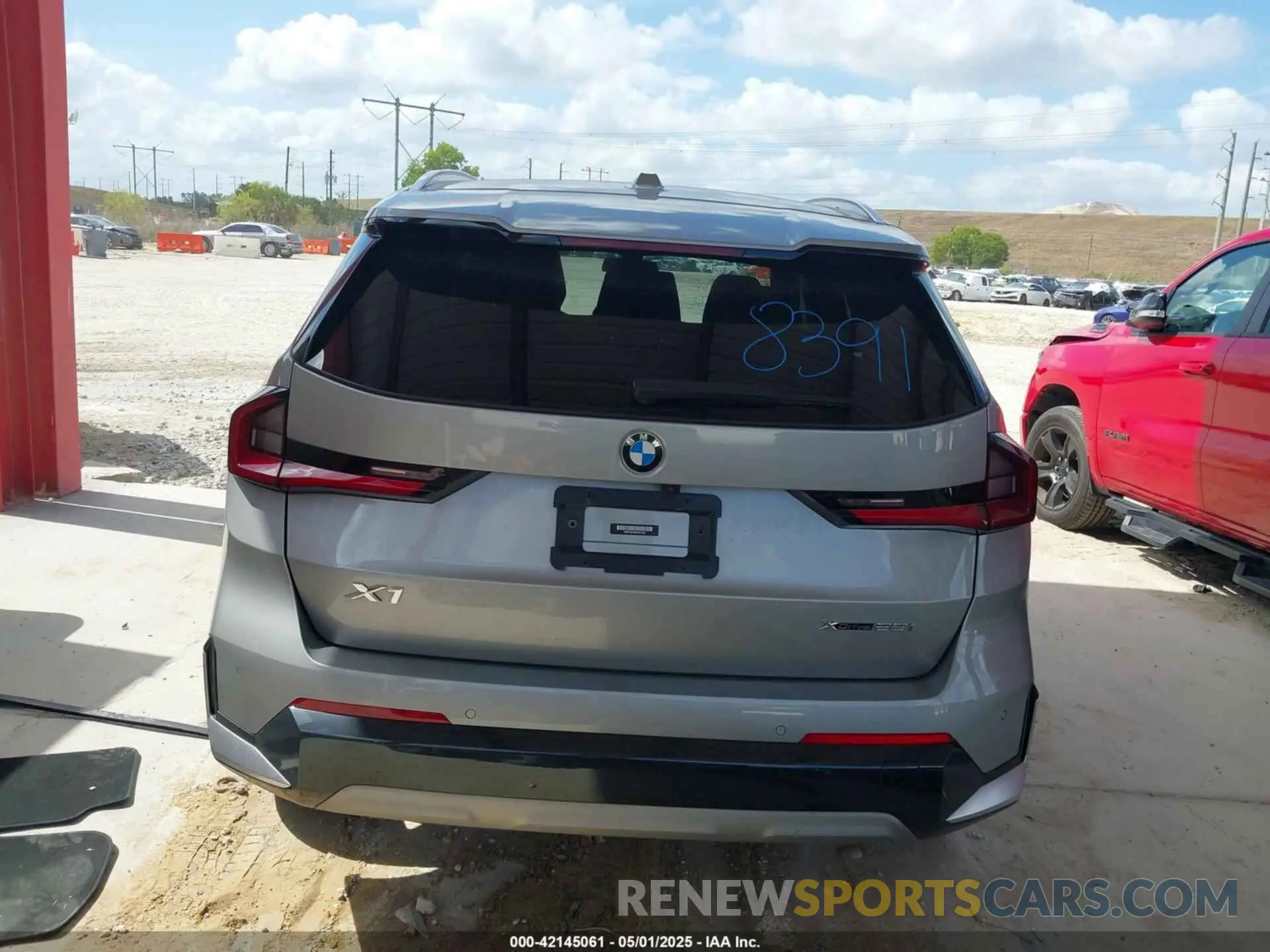 17 Photograph of a damaged car WBX73EF09P5W51069 BMW X1 2023