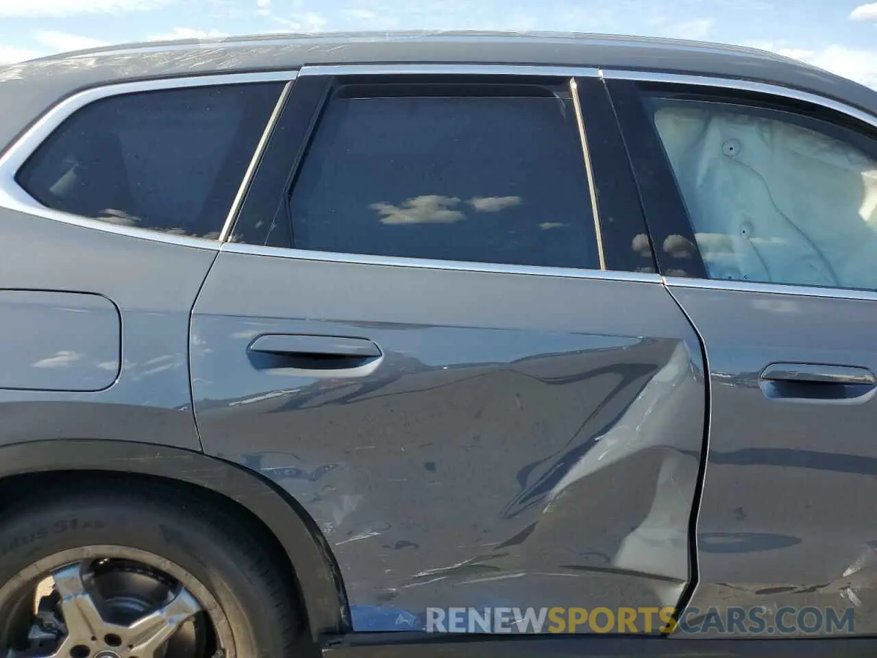 11 Photograph of a damaged car WBX73EF09P5X69655 BMW X1 2023