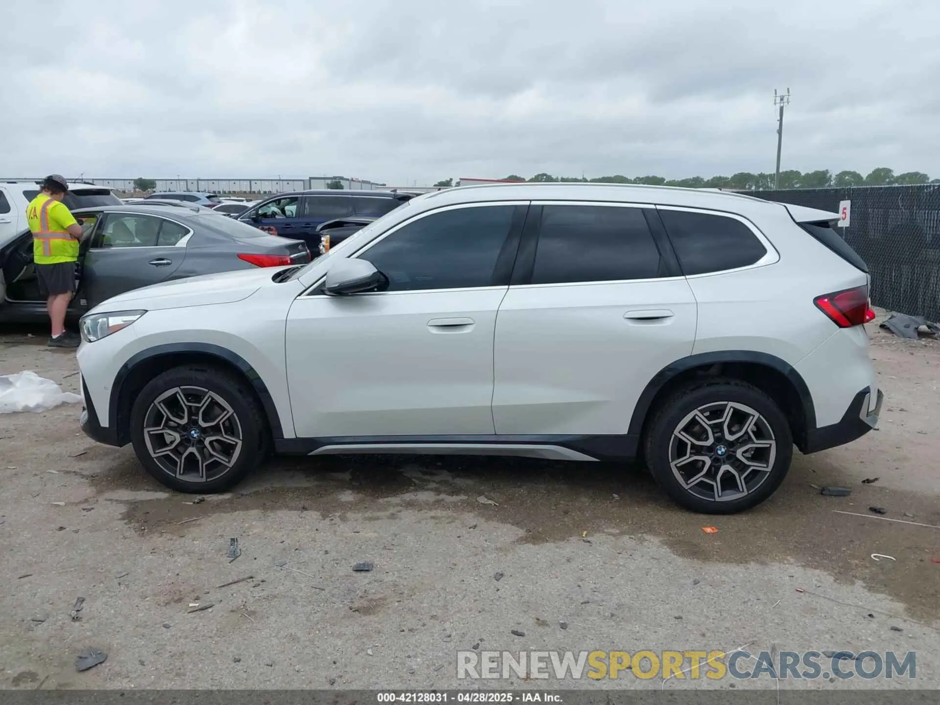 14 Photograph of a damaged car WBX73EF04R5Y61971 BMW X1 2024
