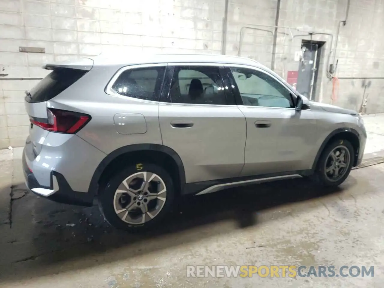 3 Photograph of a damaged car WBX73EF09R5Z44957 BMW X1 2024