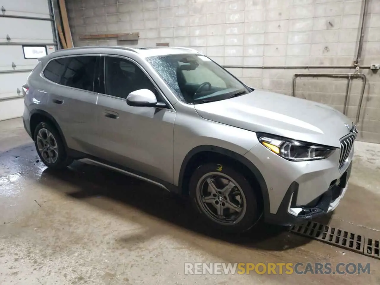 4 Photograph of a damaged car WBX73EF09R5Z44957 BMW X1 2024