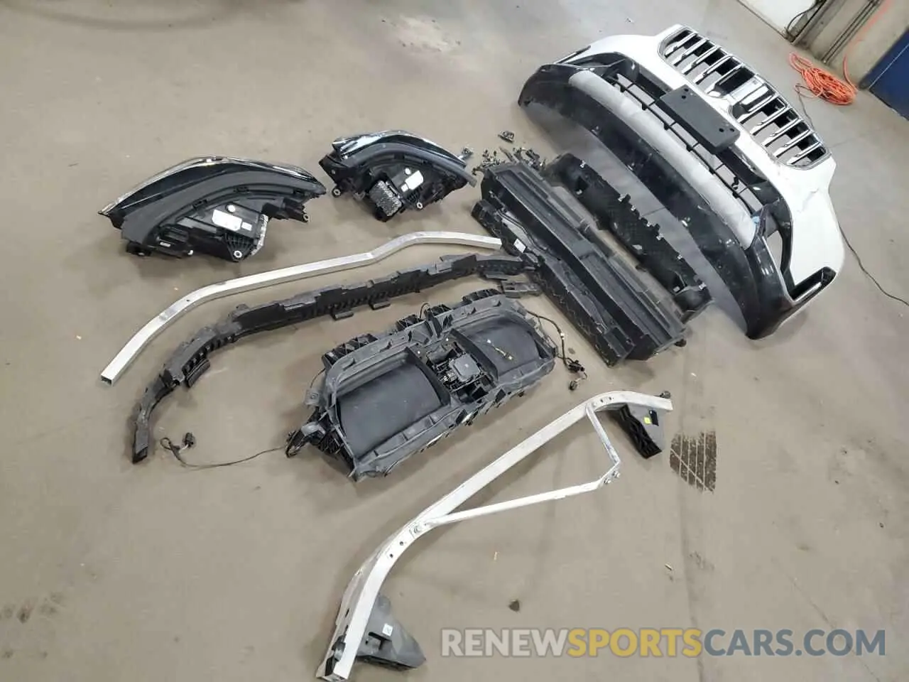 13 Photograph of a damaged car WBX73EF0XR5Z44417 BMW X1 2024
